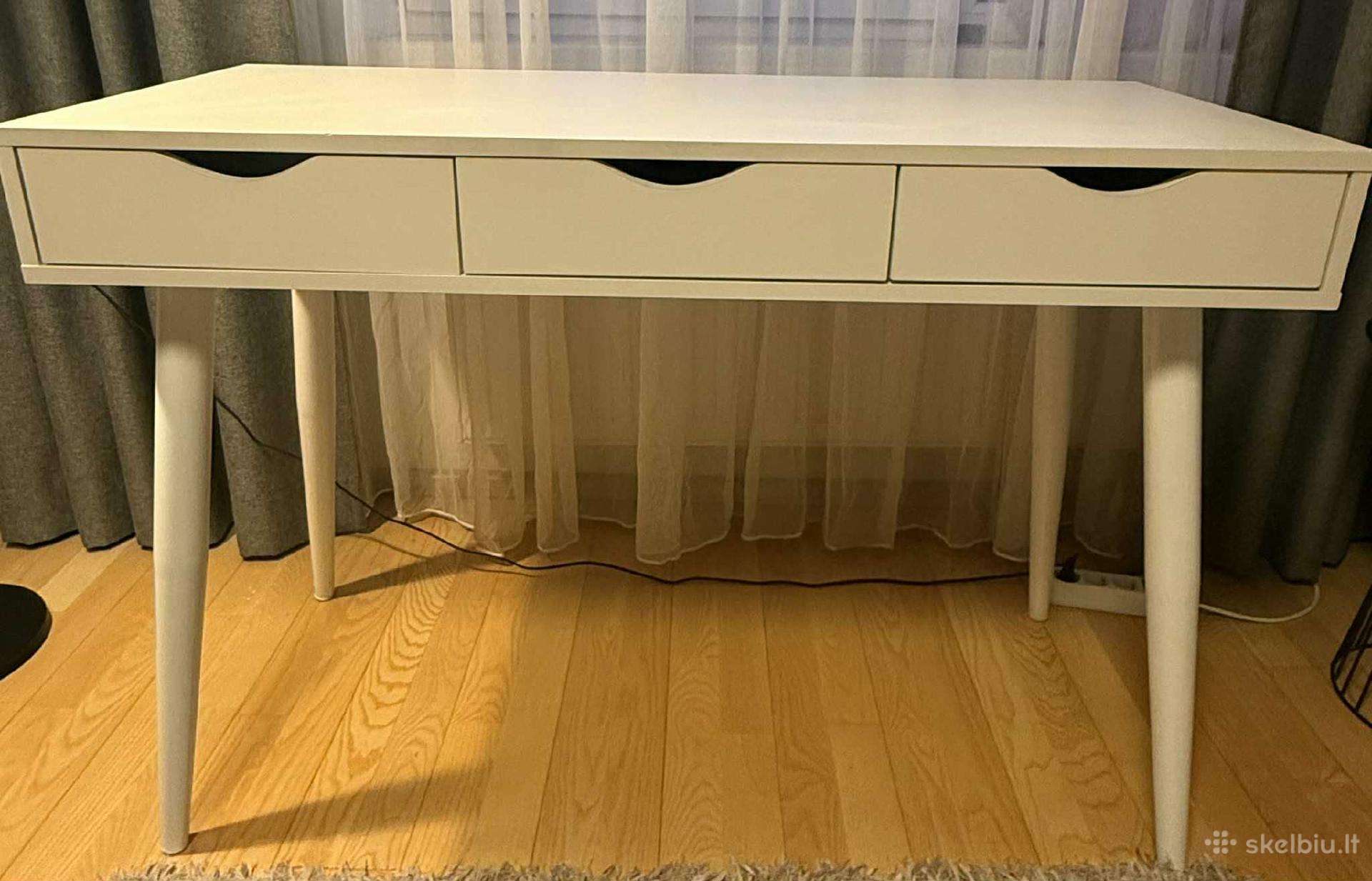 Parduodu naudotą rašoma stala Accanto