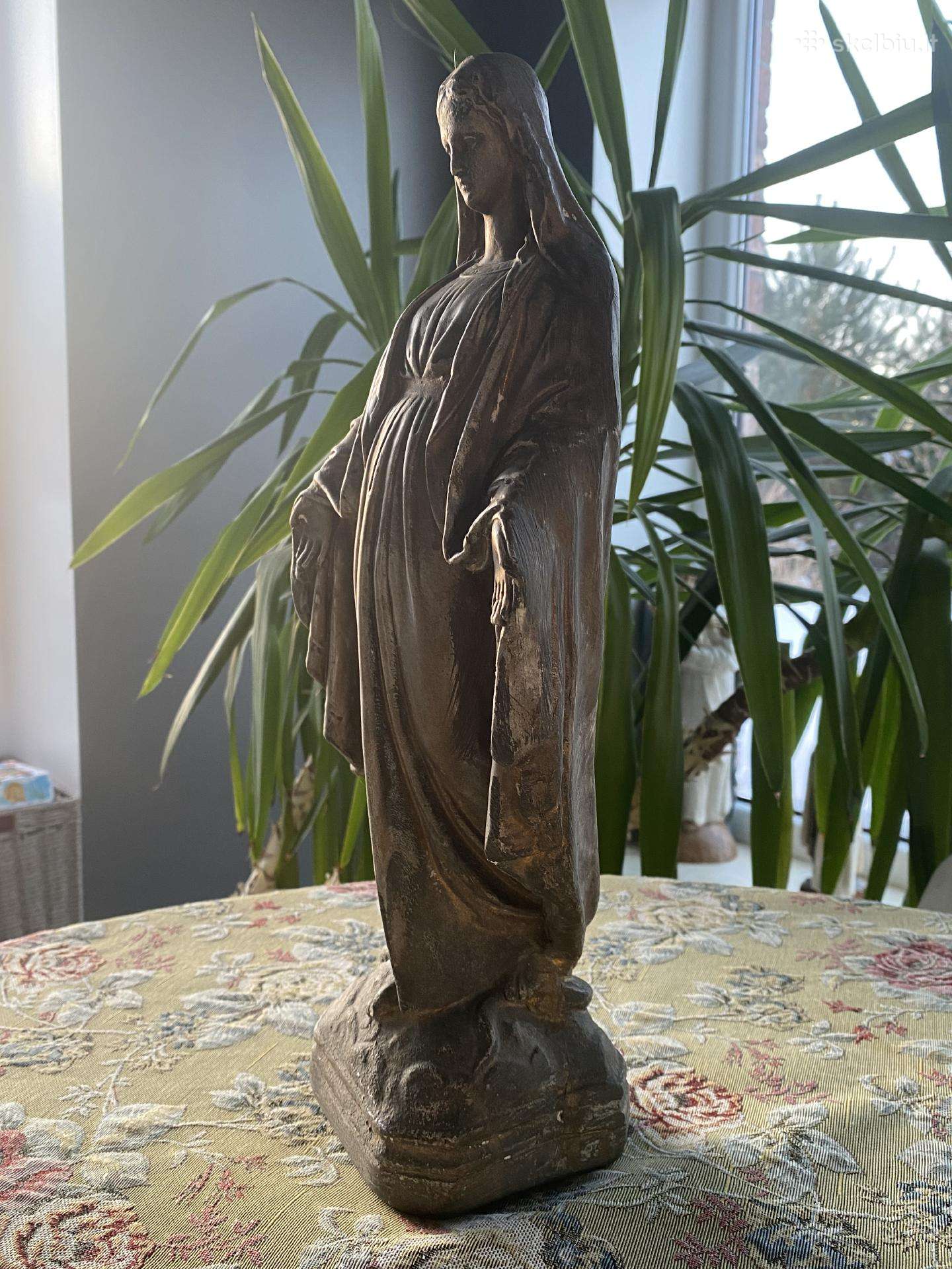 Graži vintažinė Mergelės Marijos statula