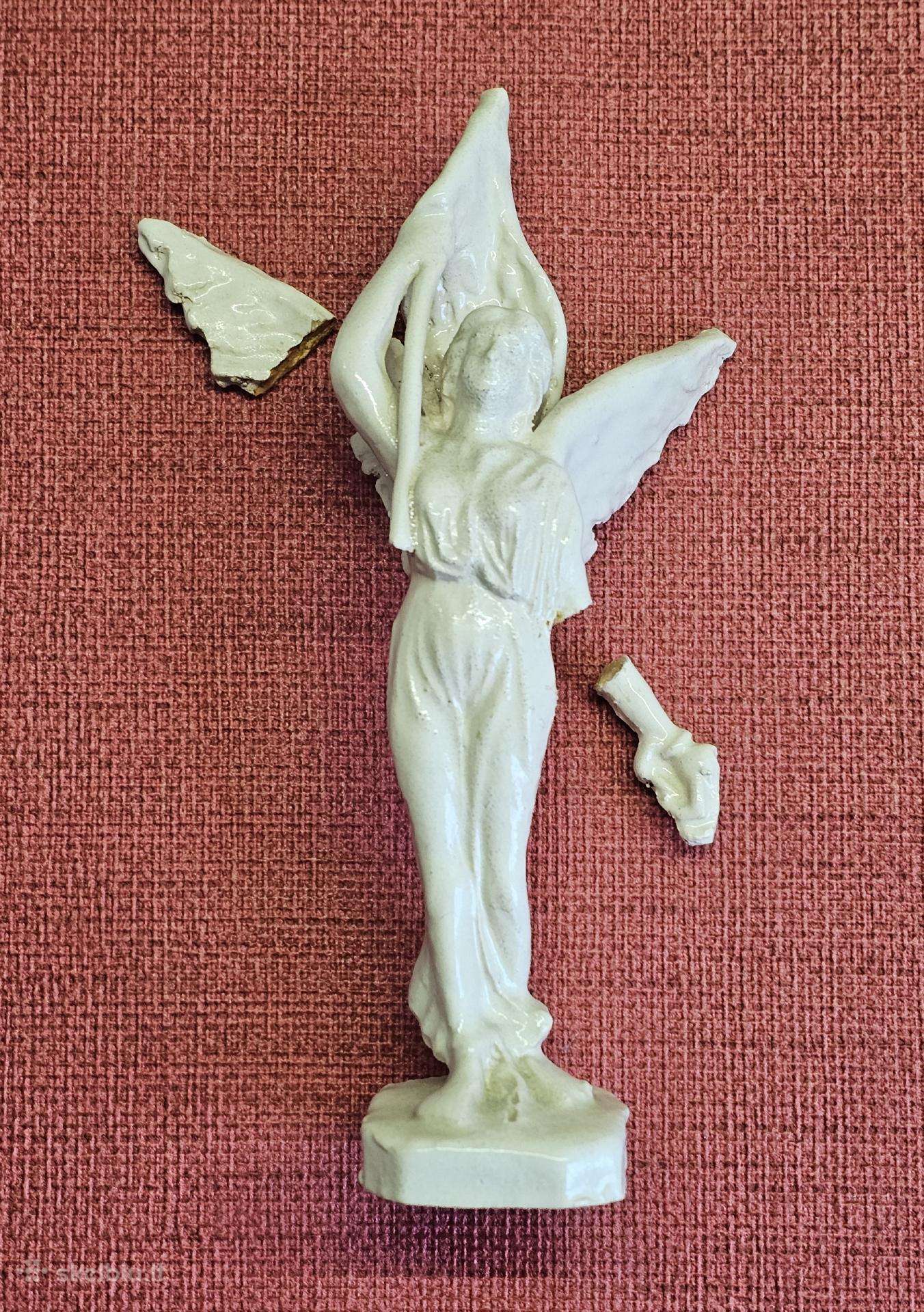 Laisvės skulpturėlė.
