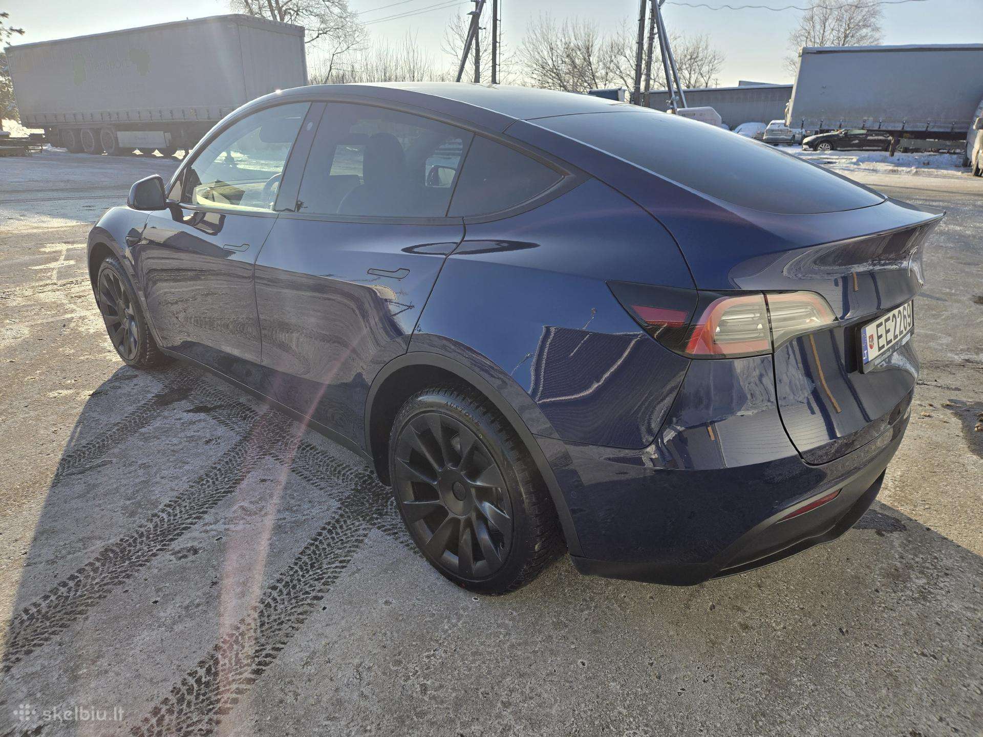 Tesla Model Y, off-road / crossover
