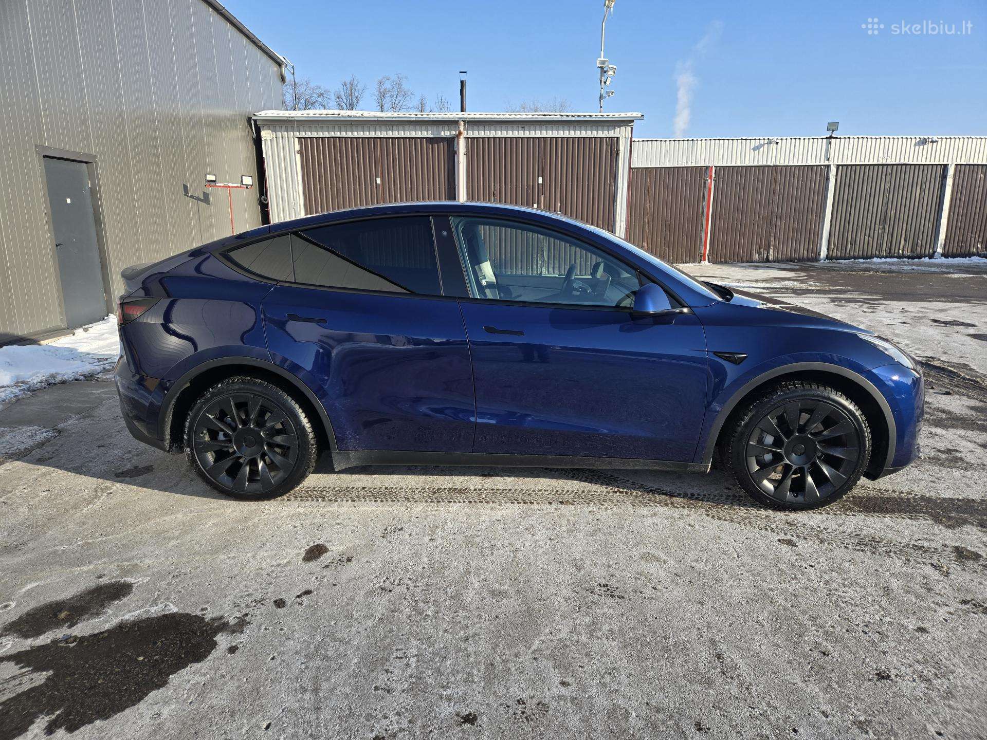 Tesla Model Y, off-road / crossover