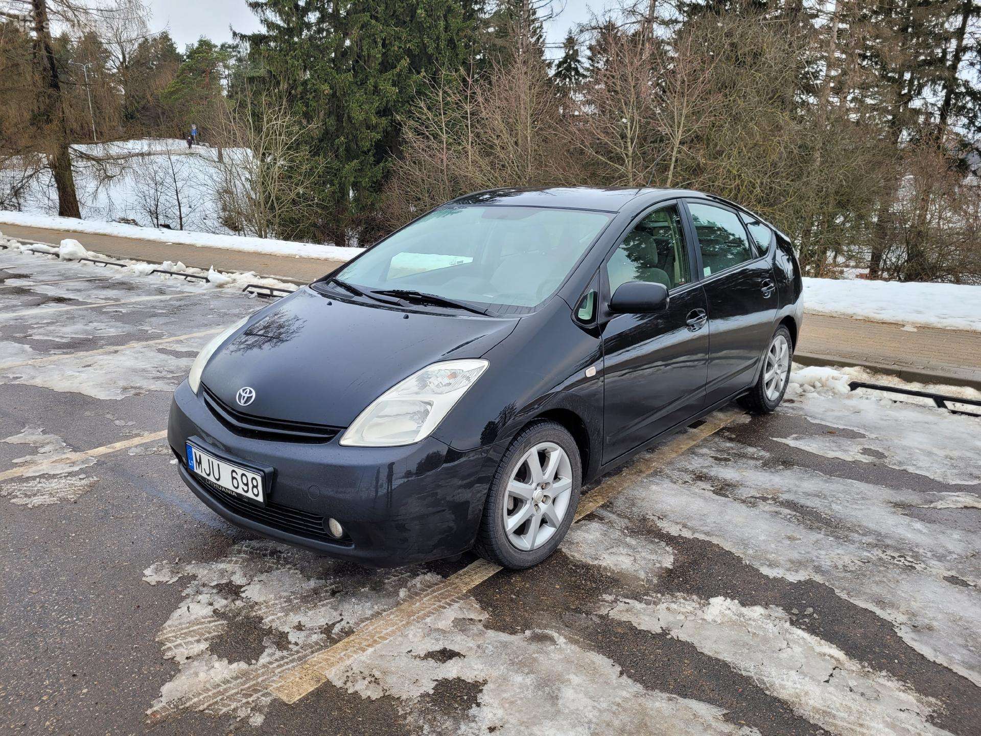 Toyota Prius, Хэтчбек