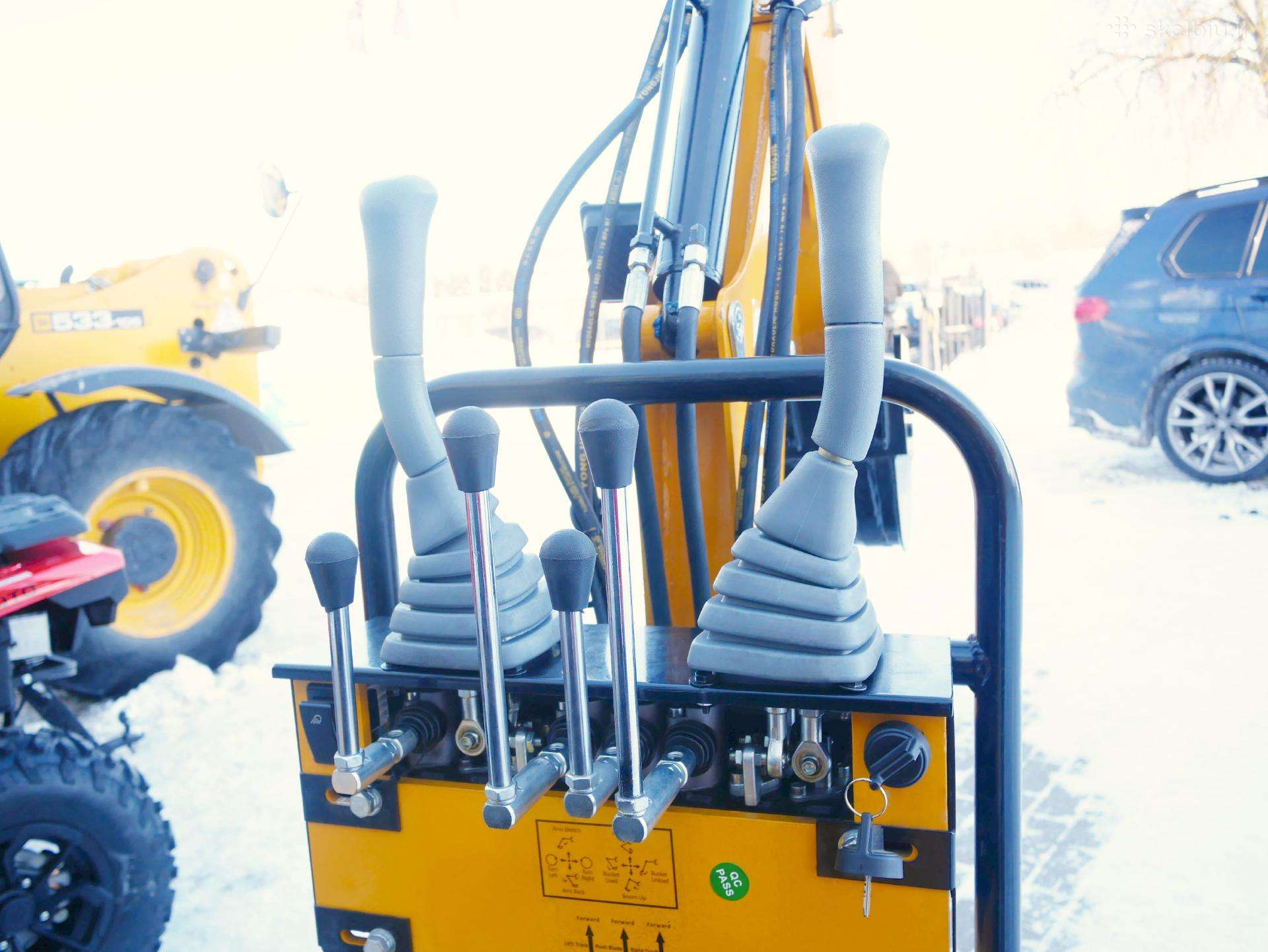 ENZO HT-08, мини-экскаваторы