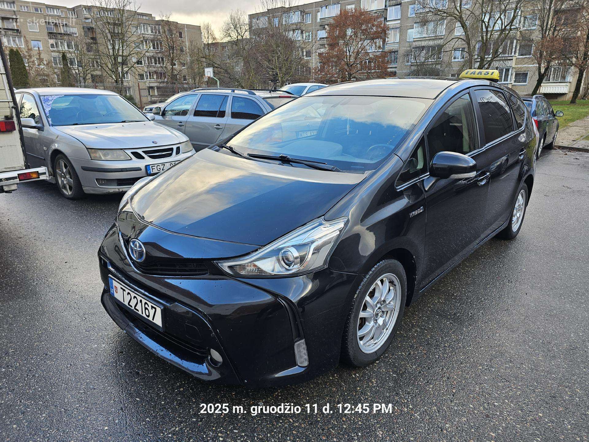 Toyota Prius+, hatchback