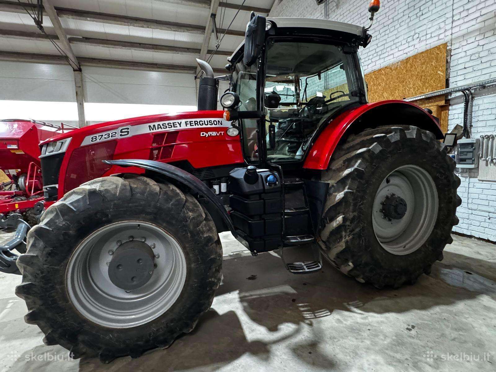 Massey Ferguson 8732S, tractors