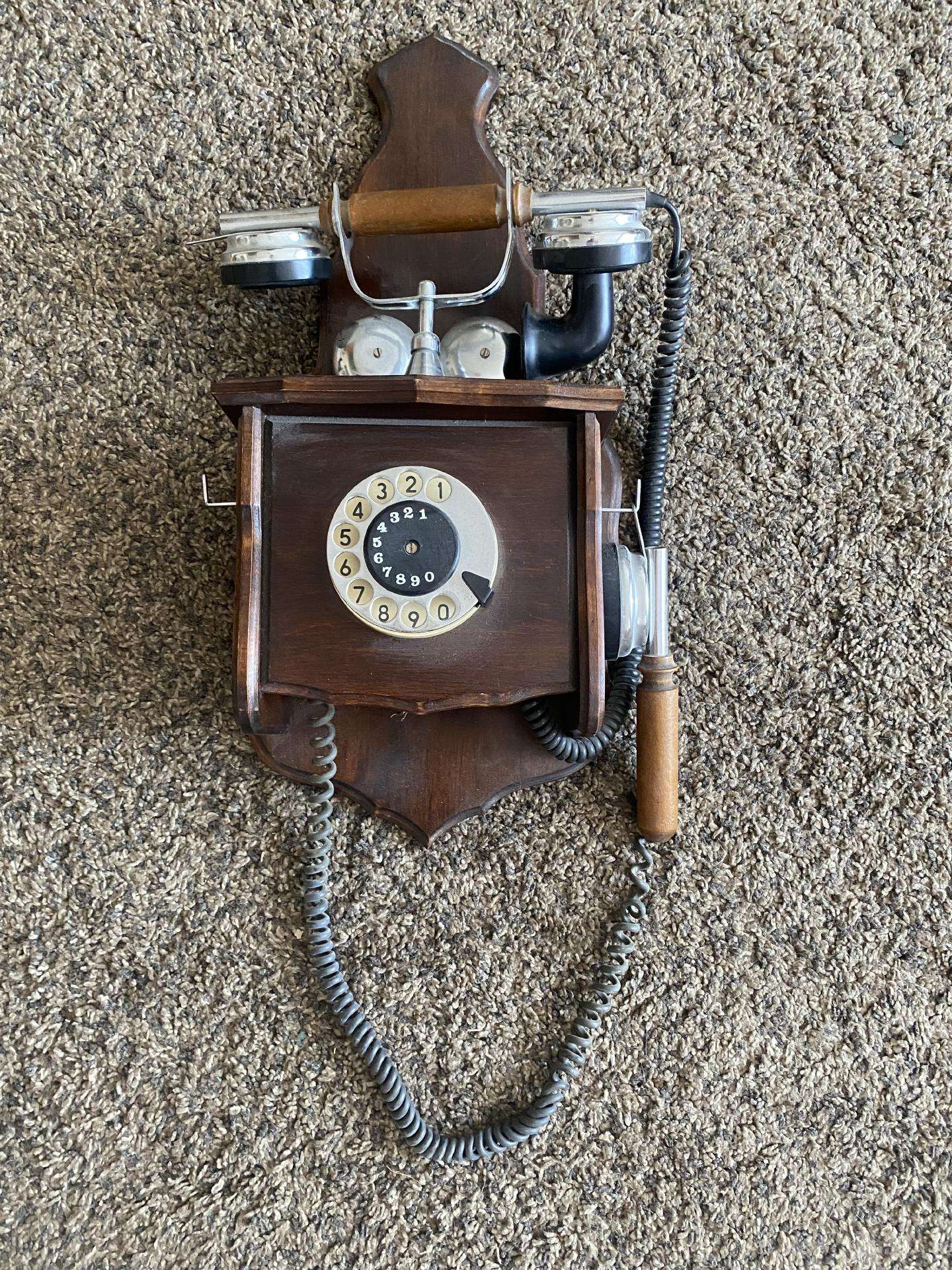 Senovinio stiliaus retro telefonas (veikiantis)