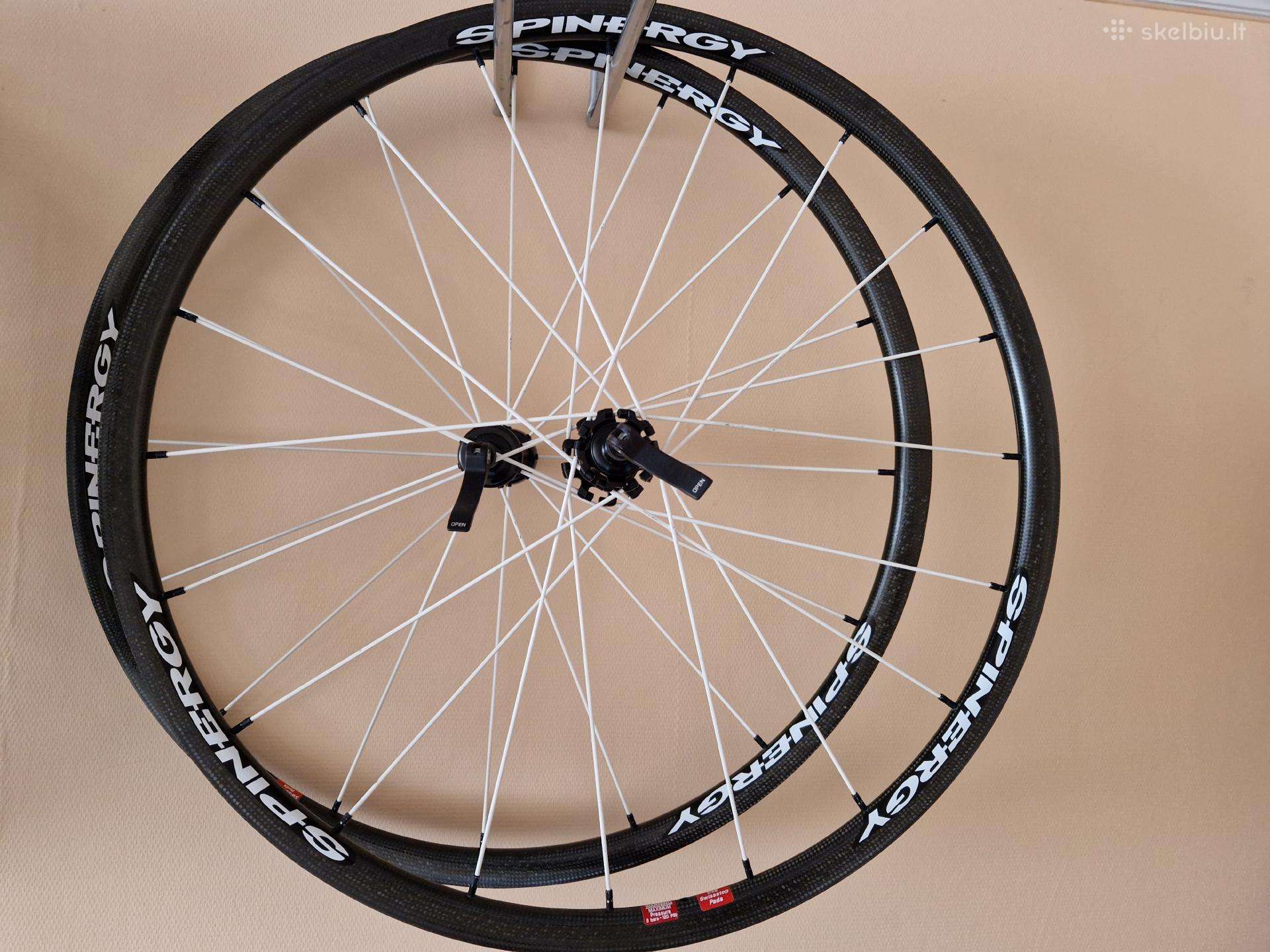 1300 g lightweight ratai. 28" full carbon.