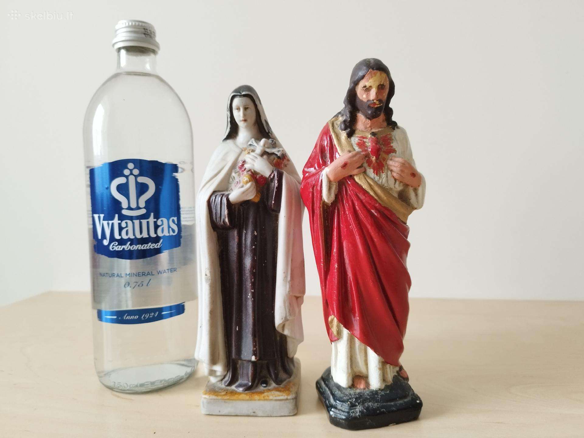 Jėzaus ir Šv. Teresėlės statulėlės