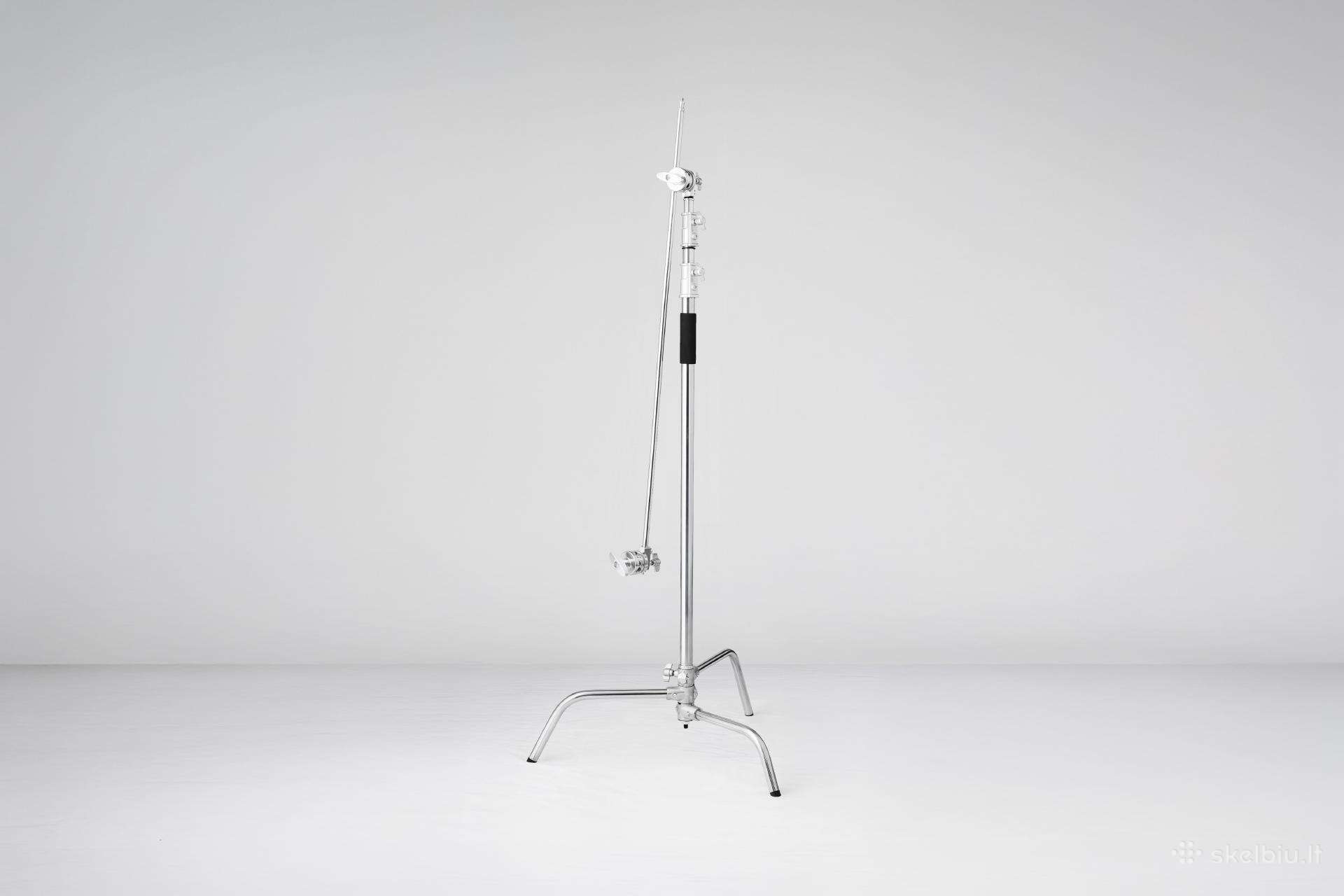 C-stand stovas 330cm