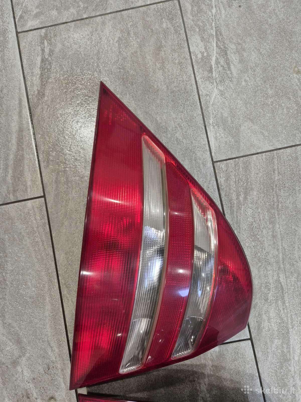 Mercedes-Benz S320 lights