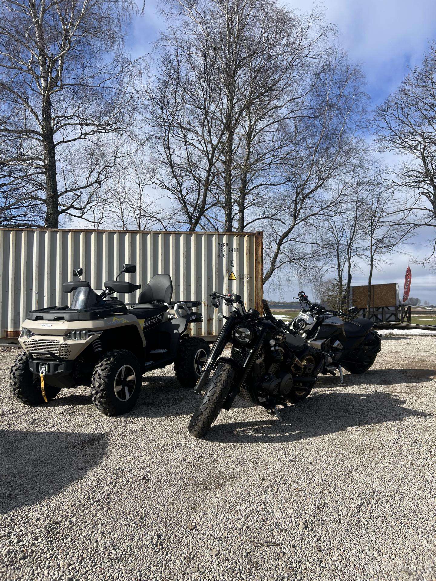-Kita- -kita-, atv / quad