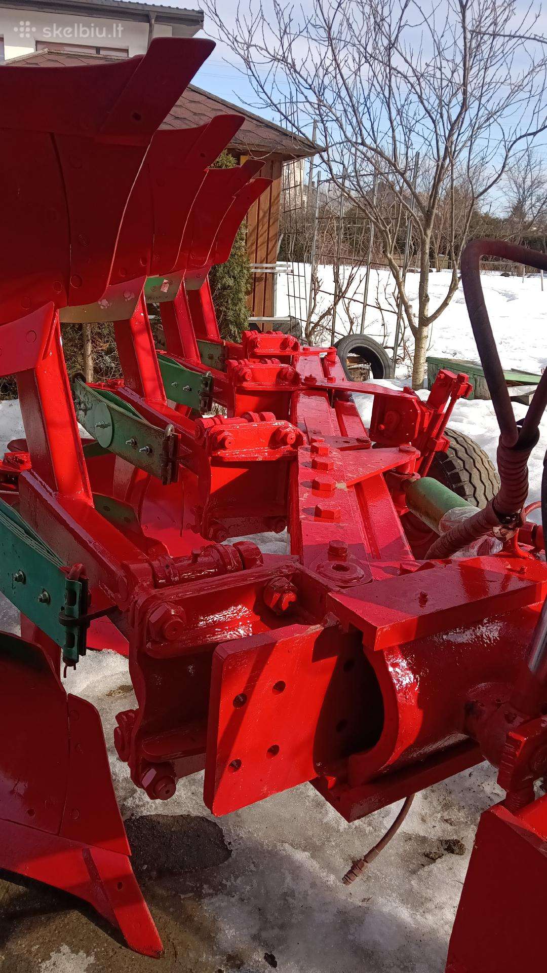 Unia, ploughs