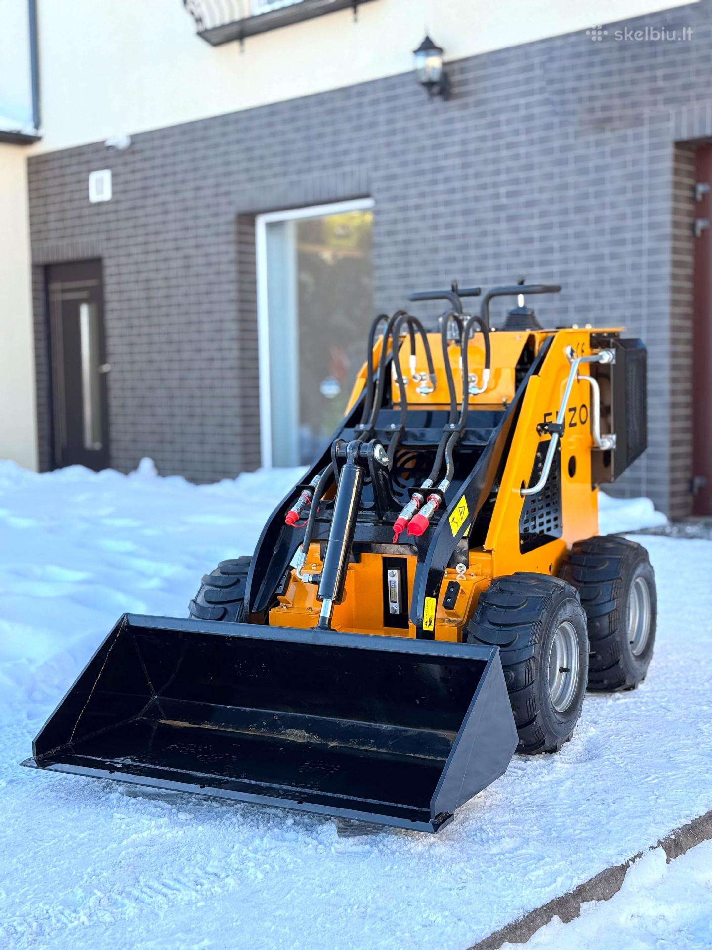 ENZO HTS280, mini loaders