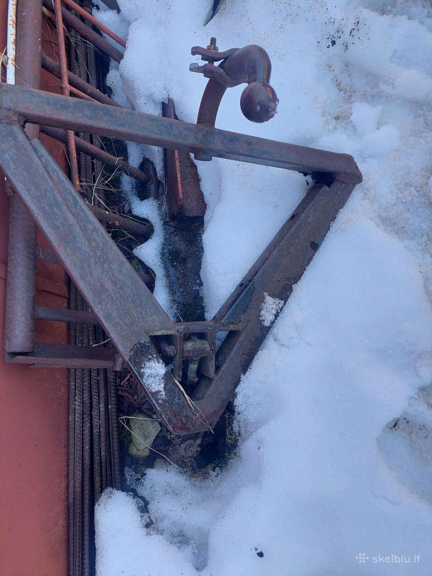 Traktoriaus trikampis
