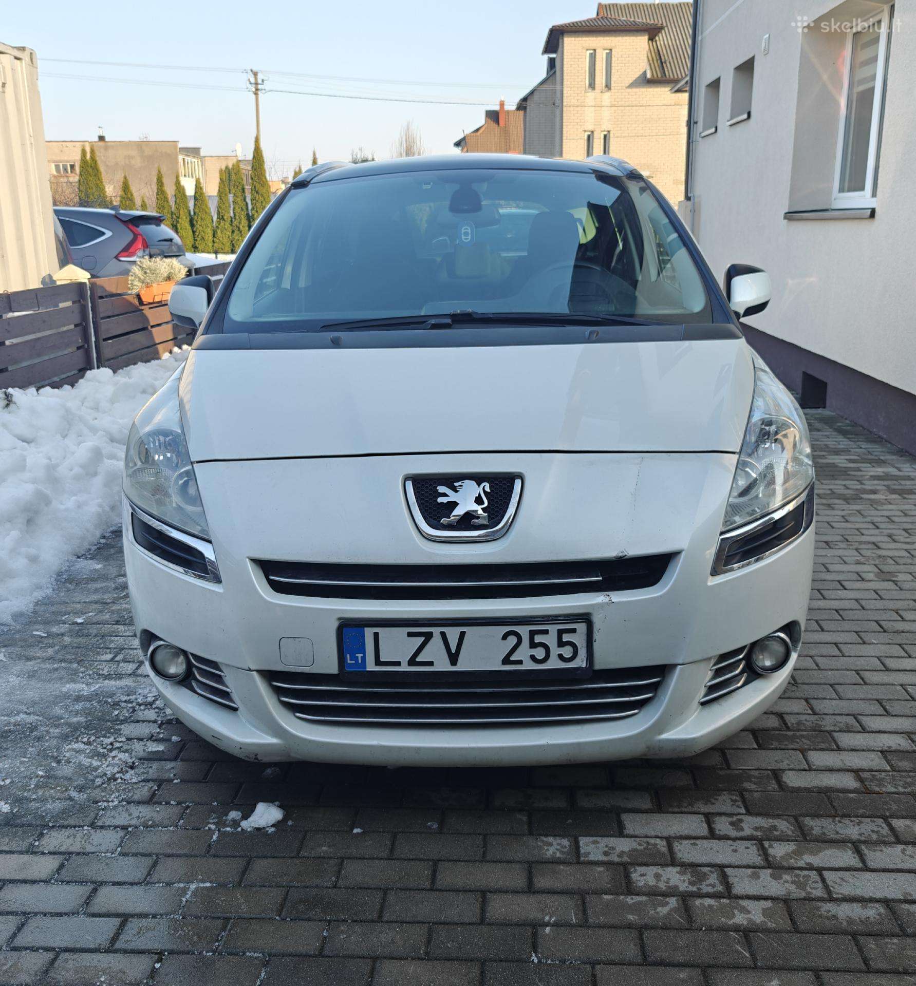 Geras, patvarus 7 vietų Peugeot 5008