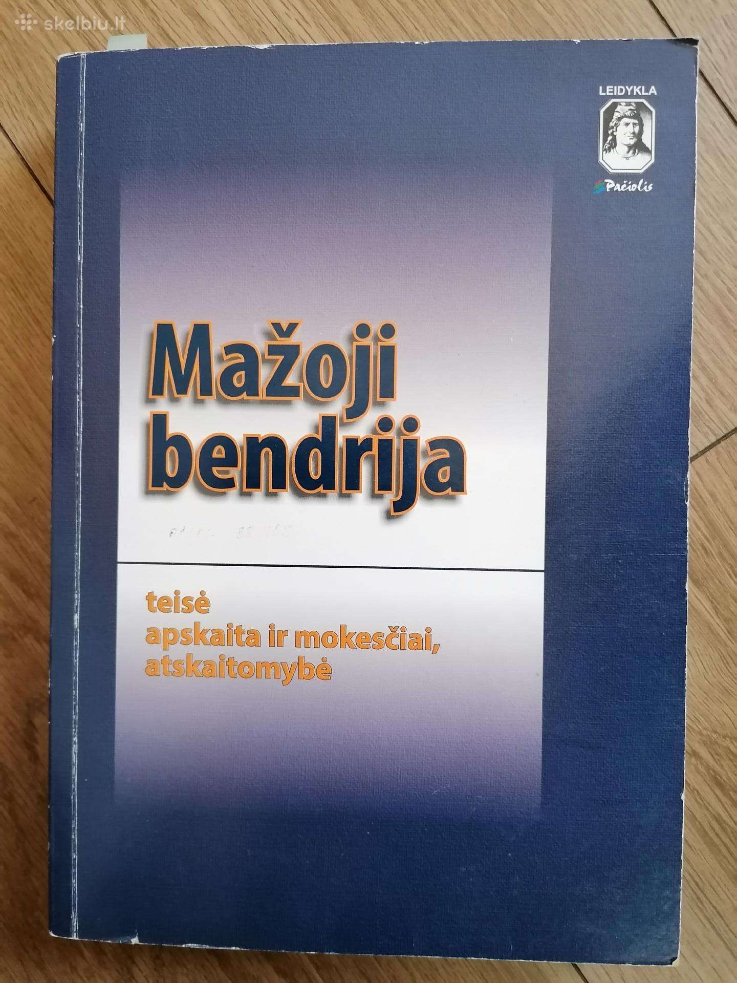 Daug įvairių knygų, šachmatai,finansai ir kita