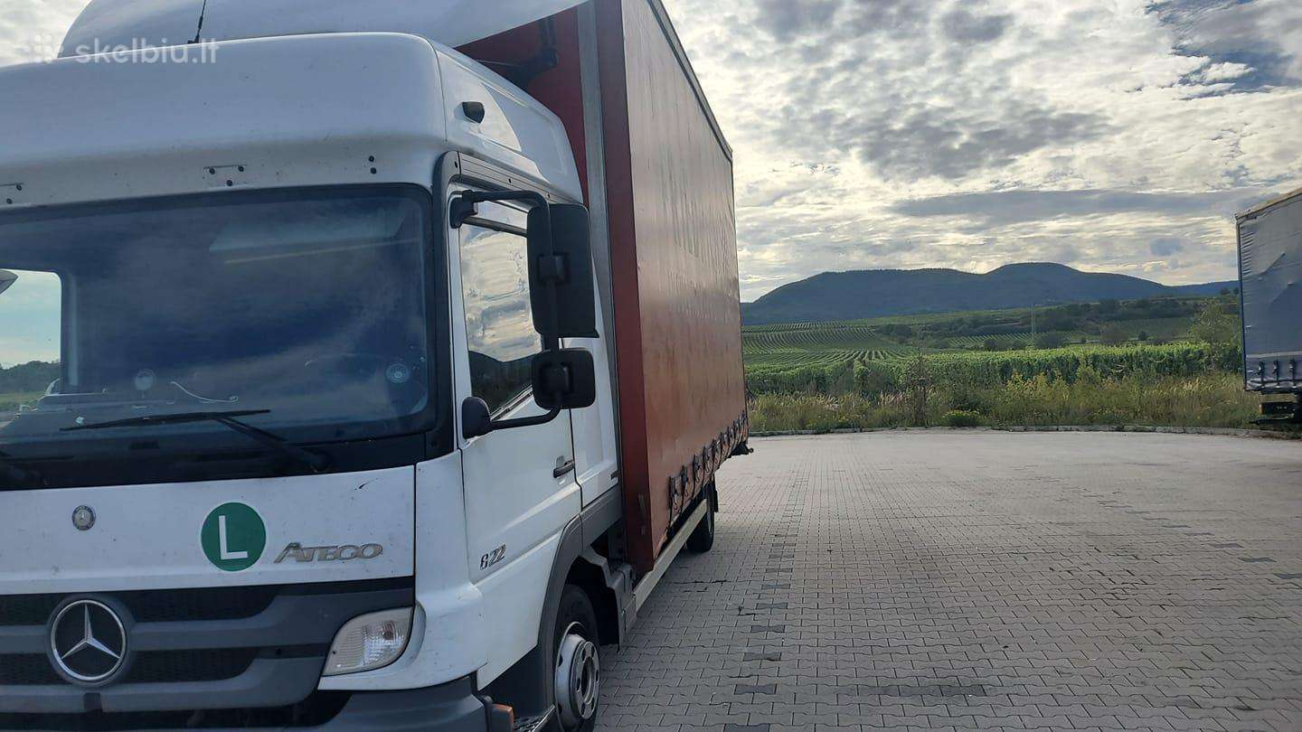 Reikalingi vairuotojai su C kat.