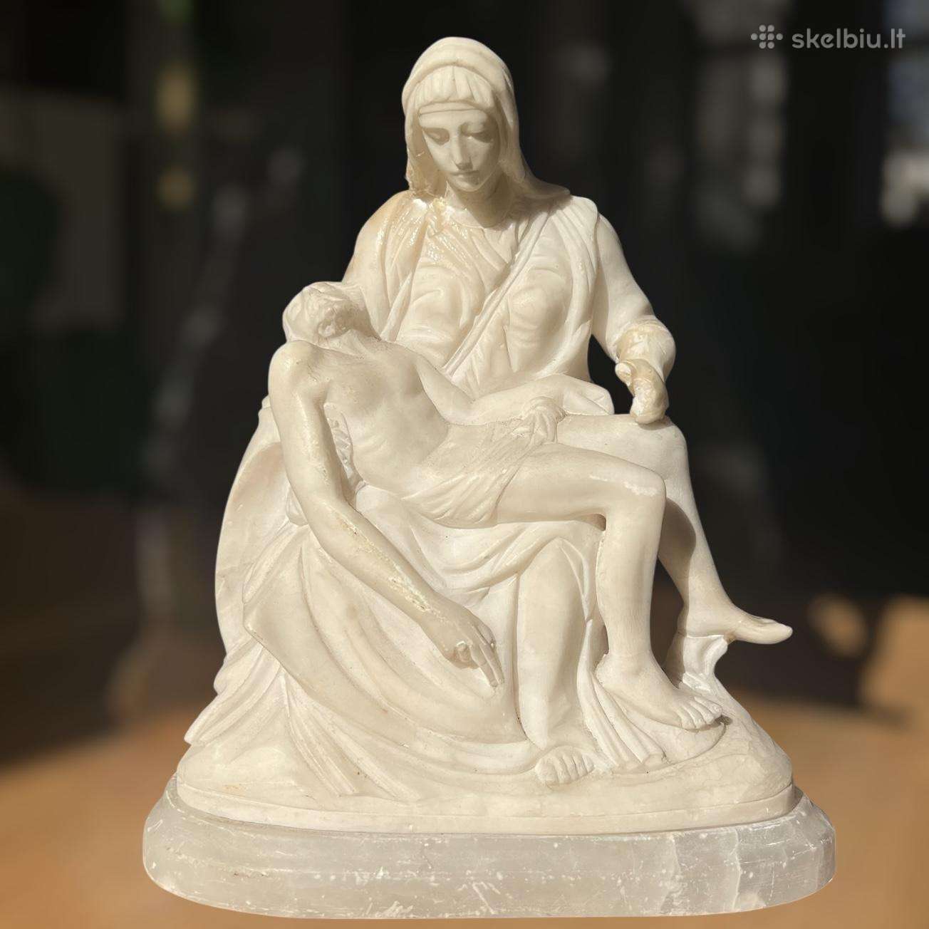 Antikvarinė Pieta skulptūrėlė pagal Mikelandželą