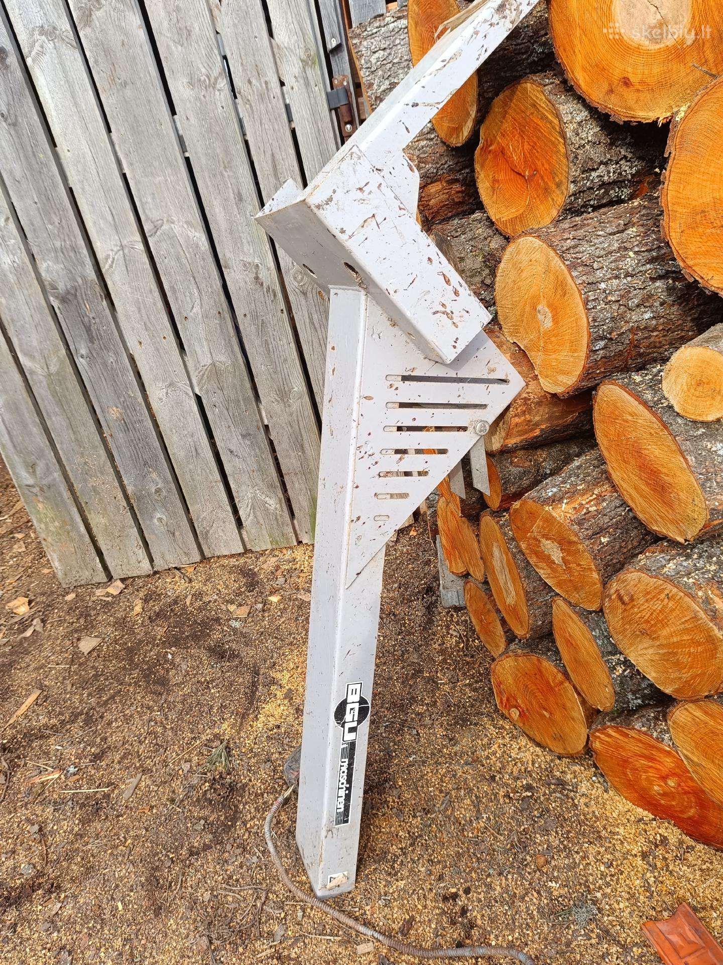 Uždegimo pagaliuku gaminimo stakles