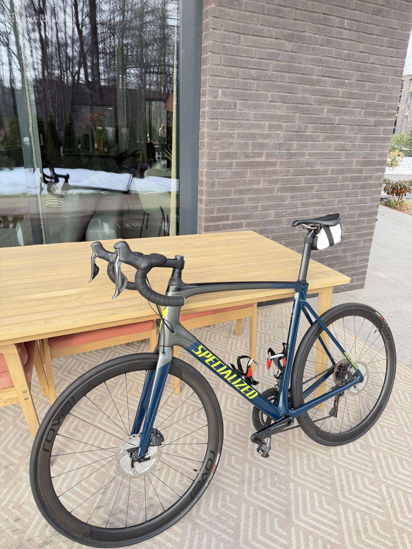 Road, sports bike Specialized