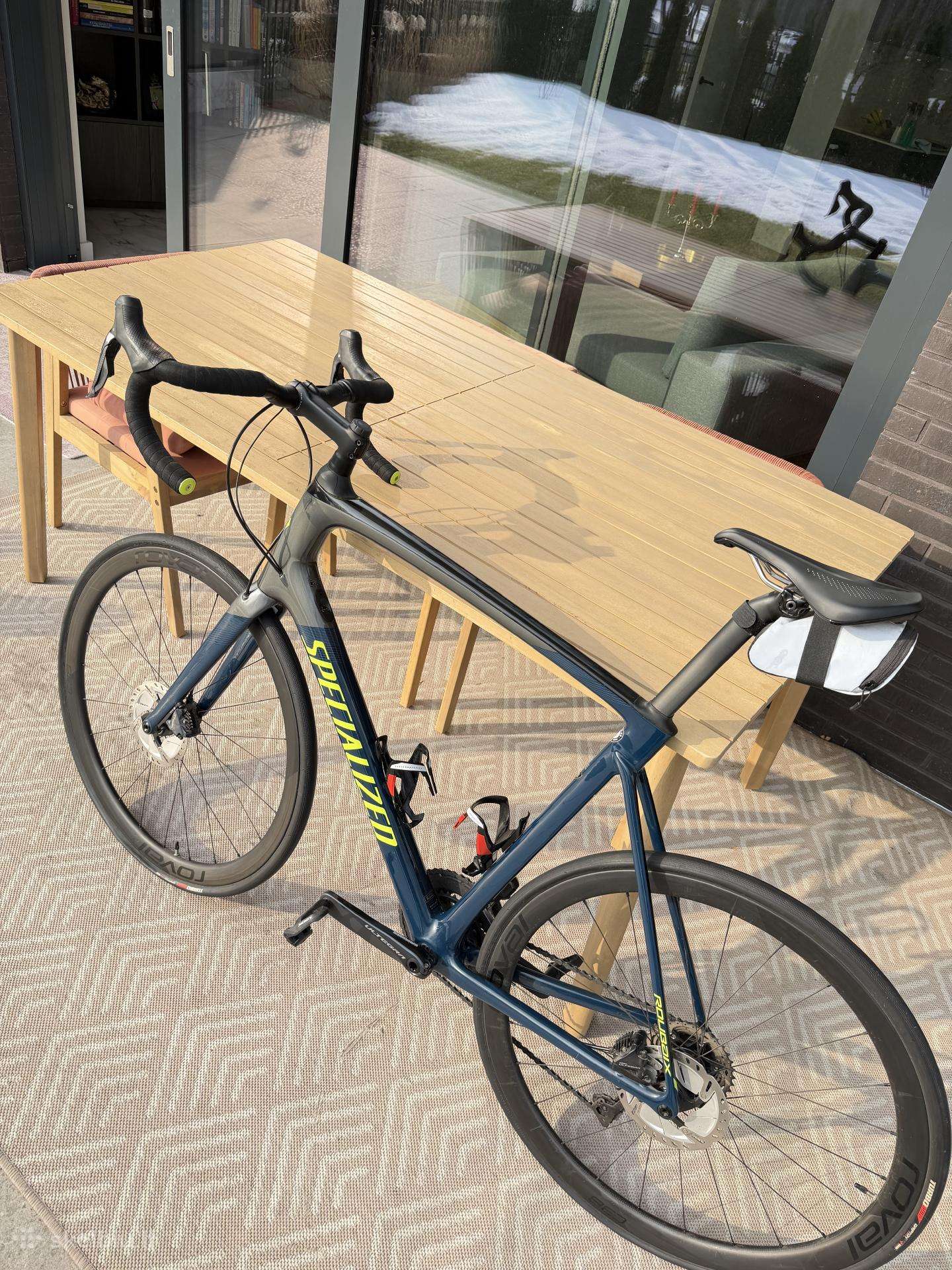Road, sports bike Specialized