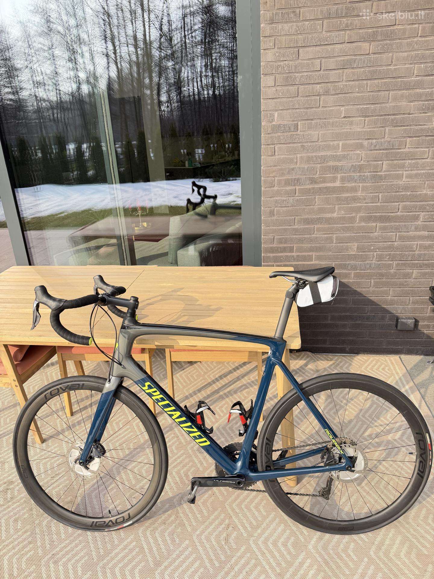 Road, sports bike Specialized