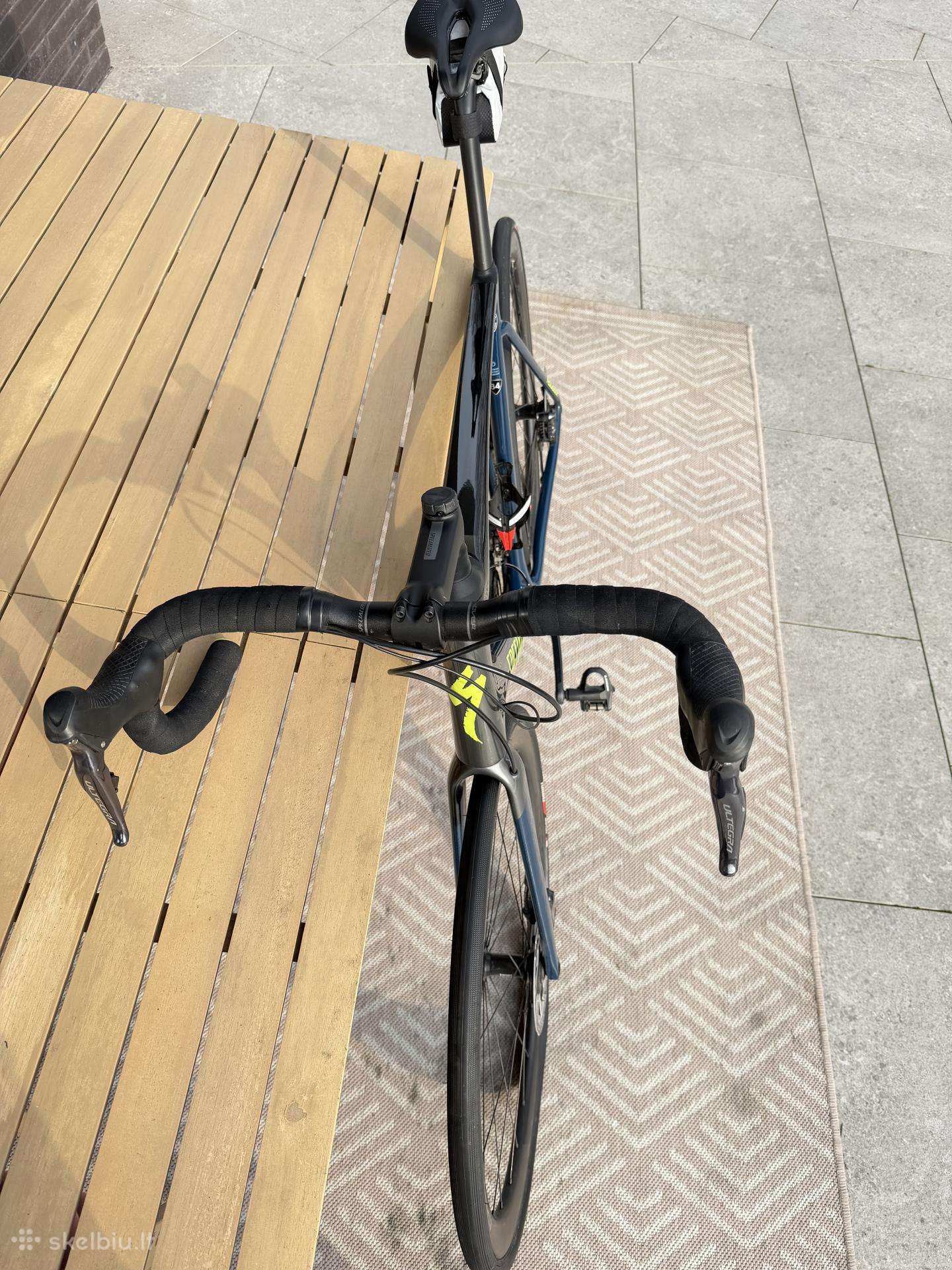 Road, sports bike Specialized