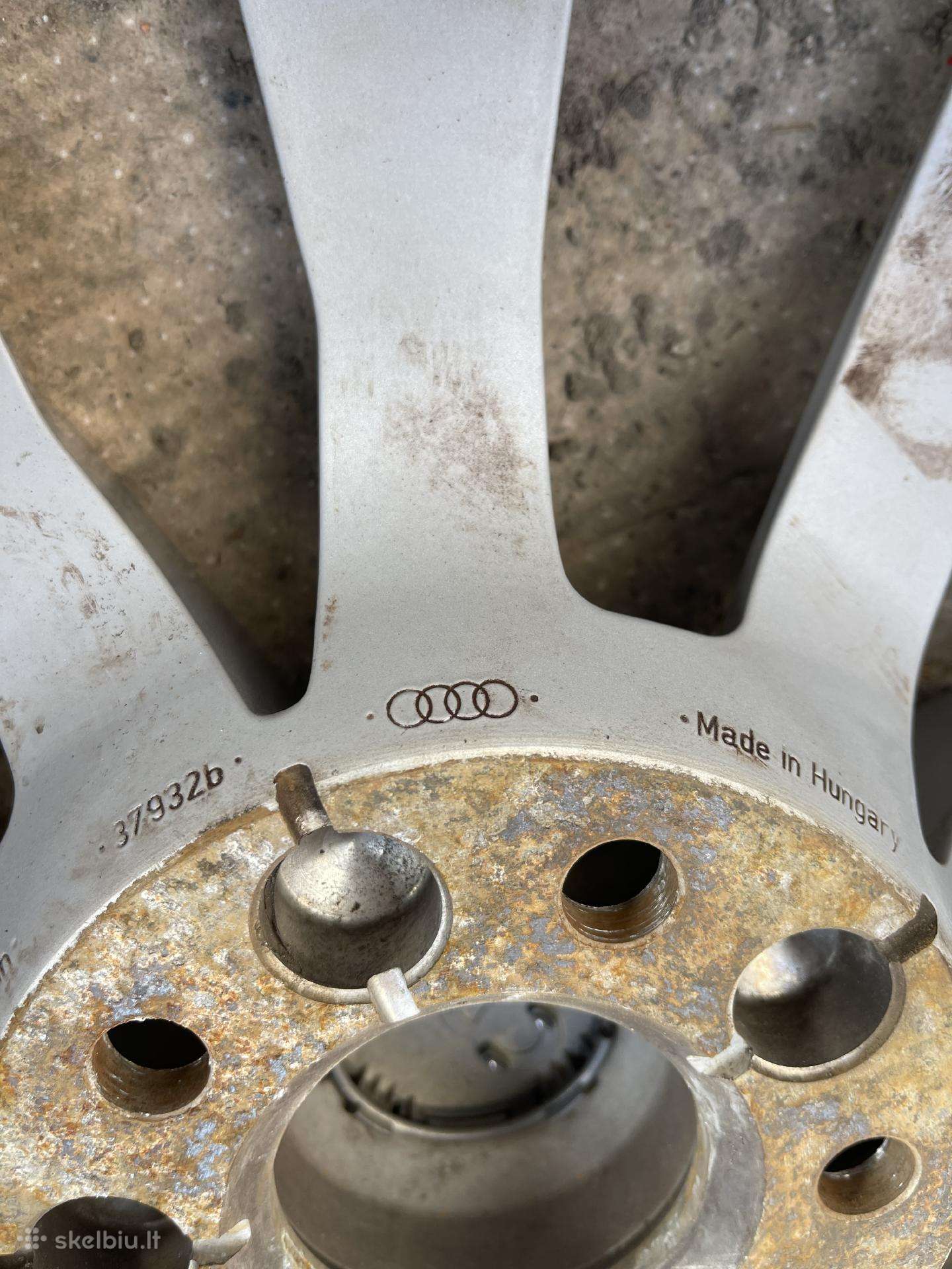 Audi, light alloy, R17