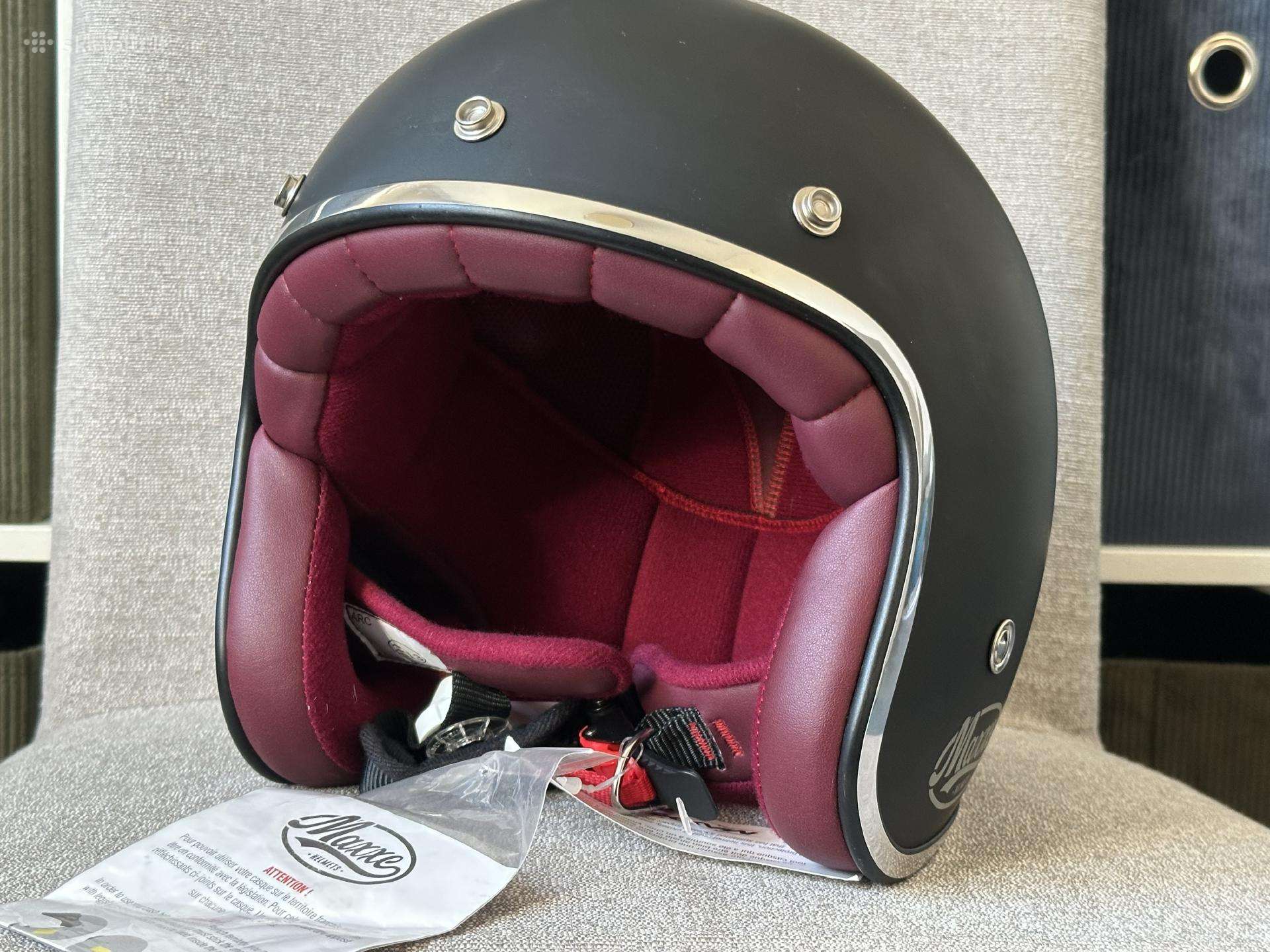 Motociklo šalmas Maxxe L dydis matinis juodas 50€