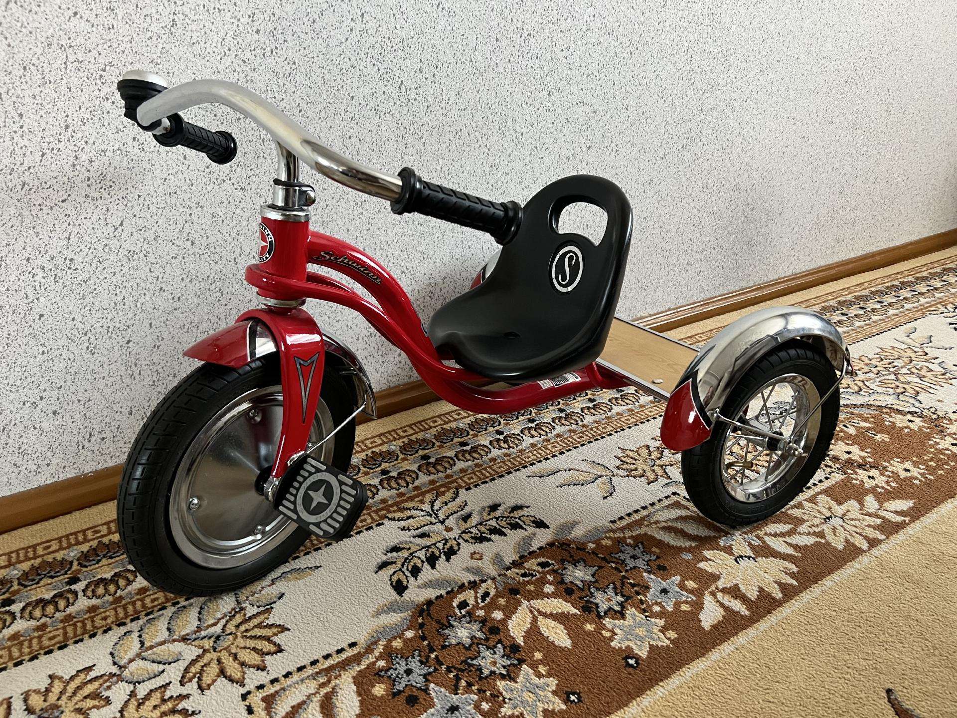Schwinn Roadster triratukas