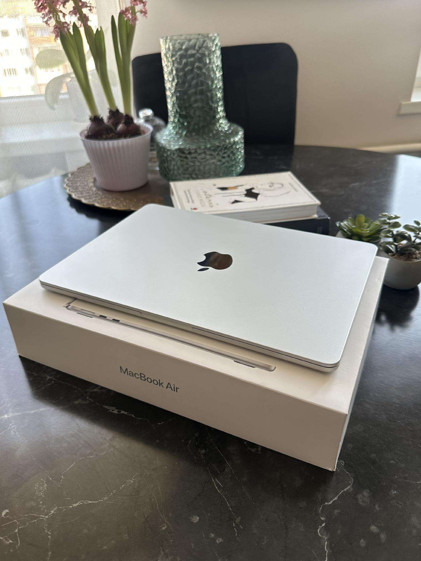 Apple MacBook Air 13,6 M3 (2024)