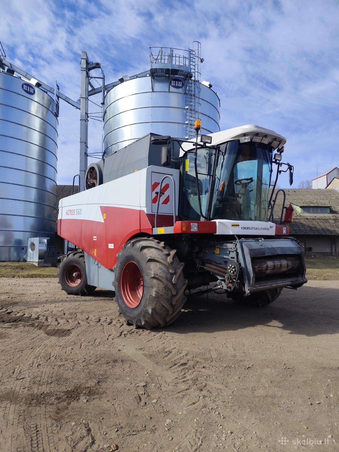 Rostselmash 560, kombainai