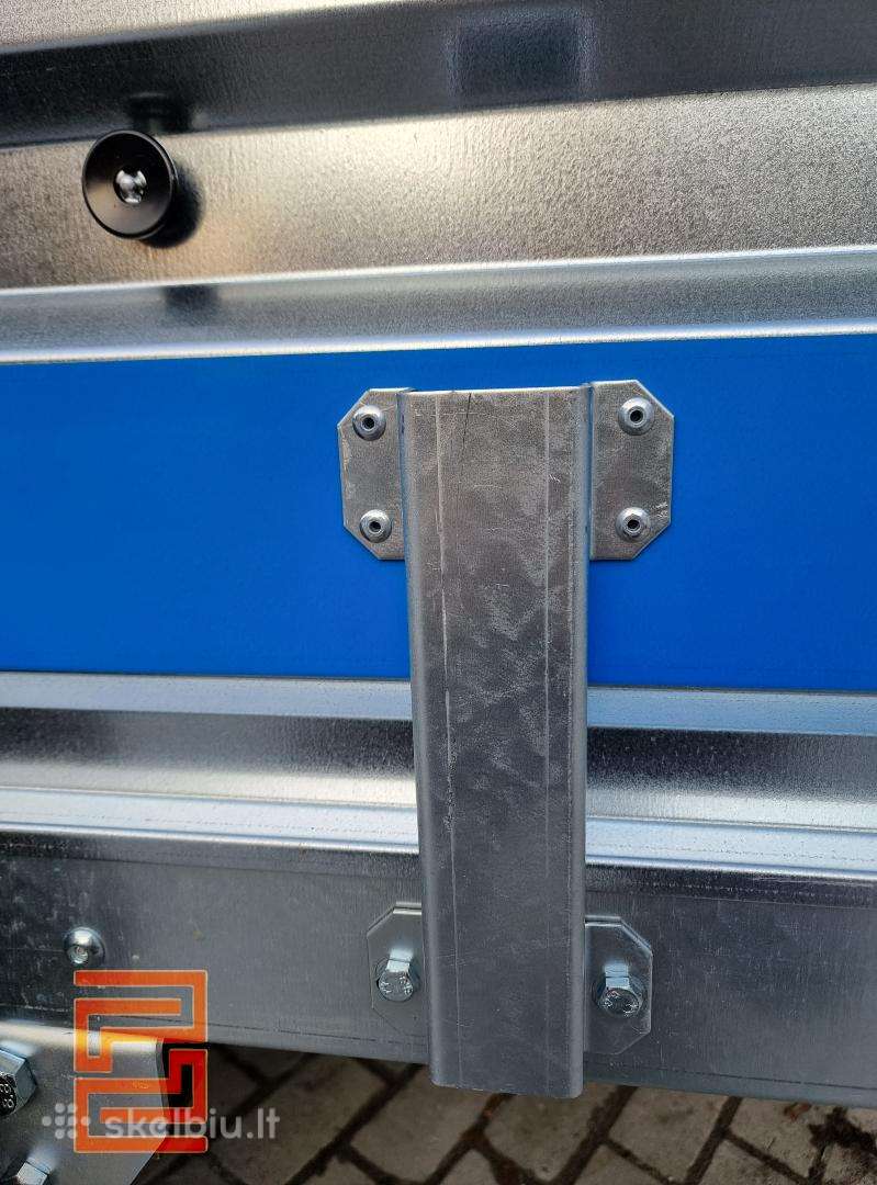 -Kita-, automašīnas piekabes
