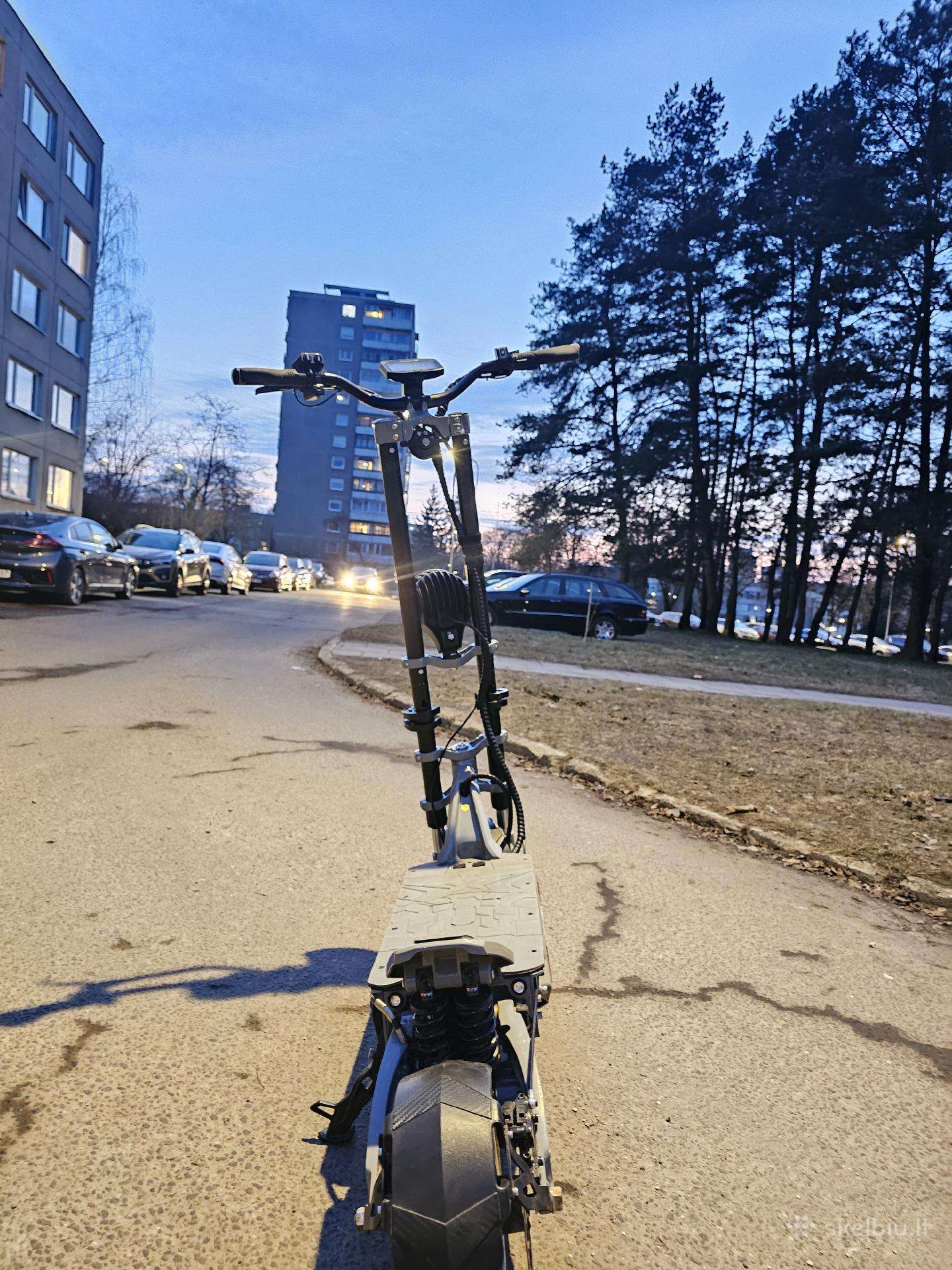 Elektrinis paspirtukas Vsett