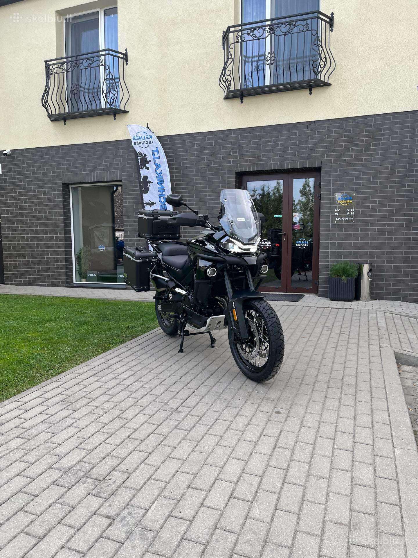 CFMOTO 800 Explore 799cc, touring / sport touring