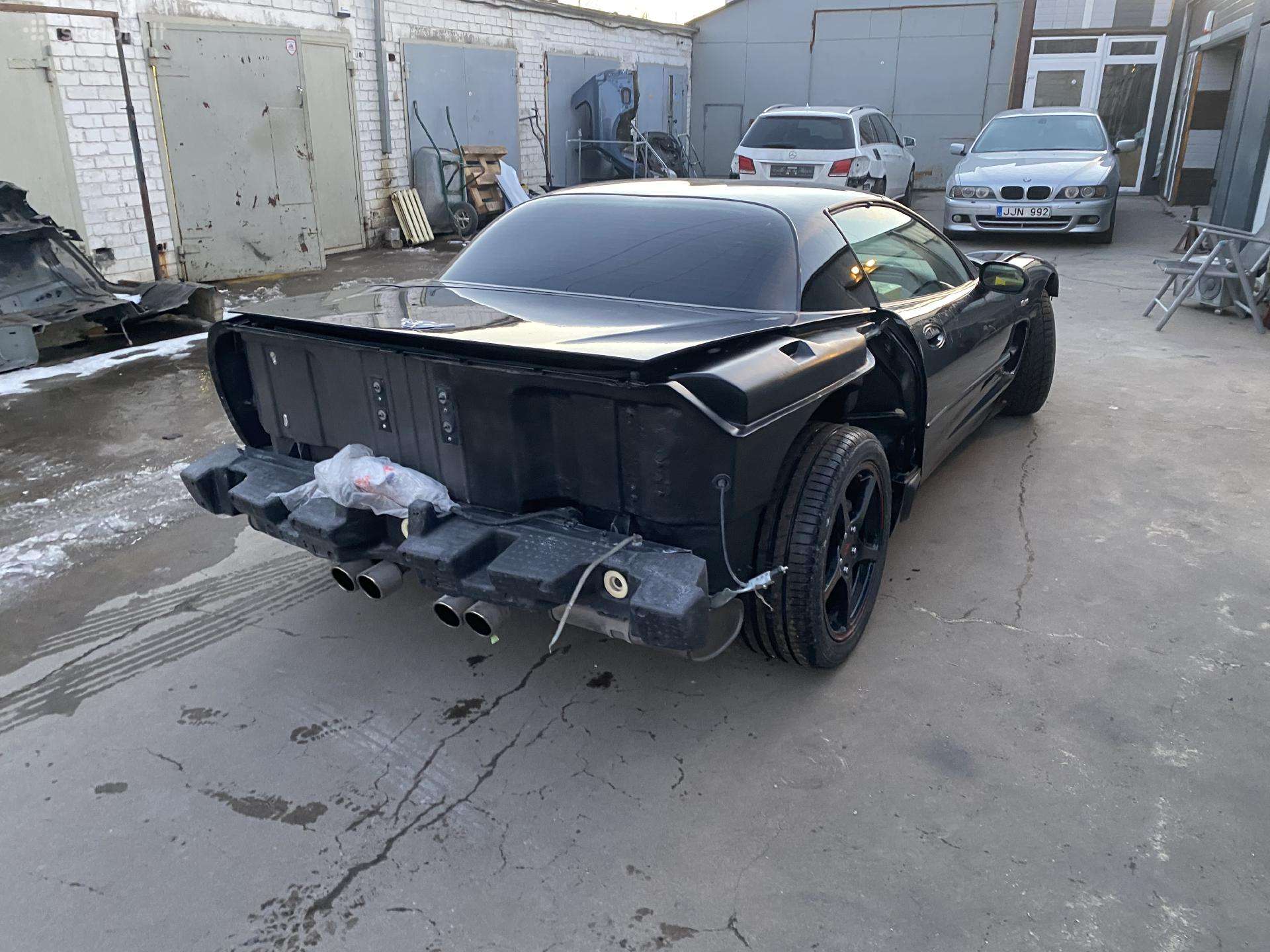 Daužtu auto remontas plastiku remontas