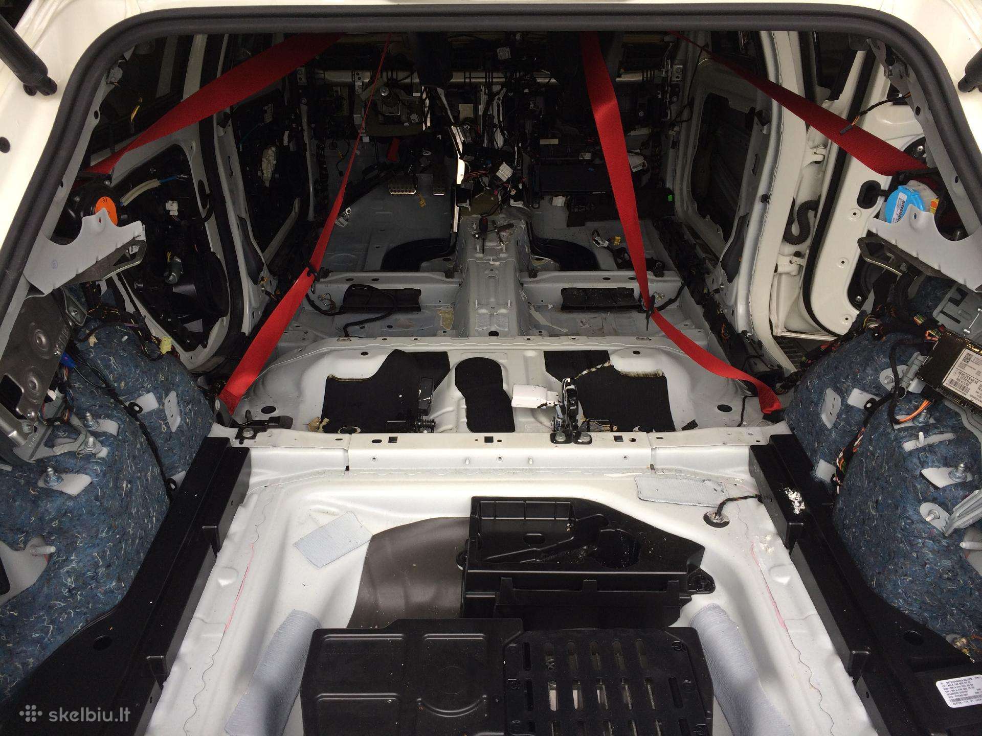 Daužtu auto remontas plastiku remontas