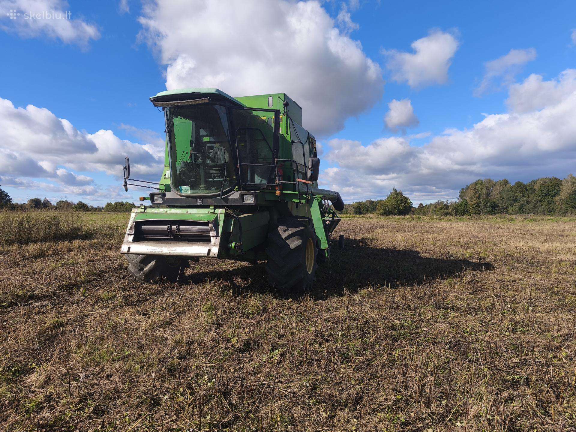 John Deere 1188, kombainai