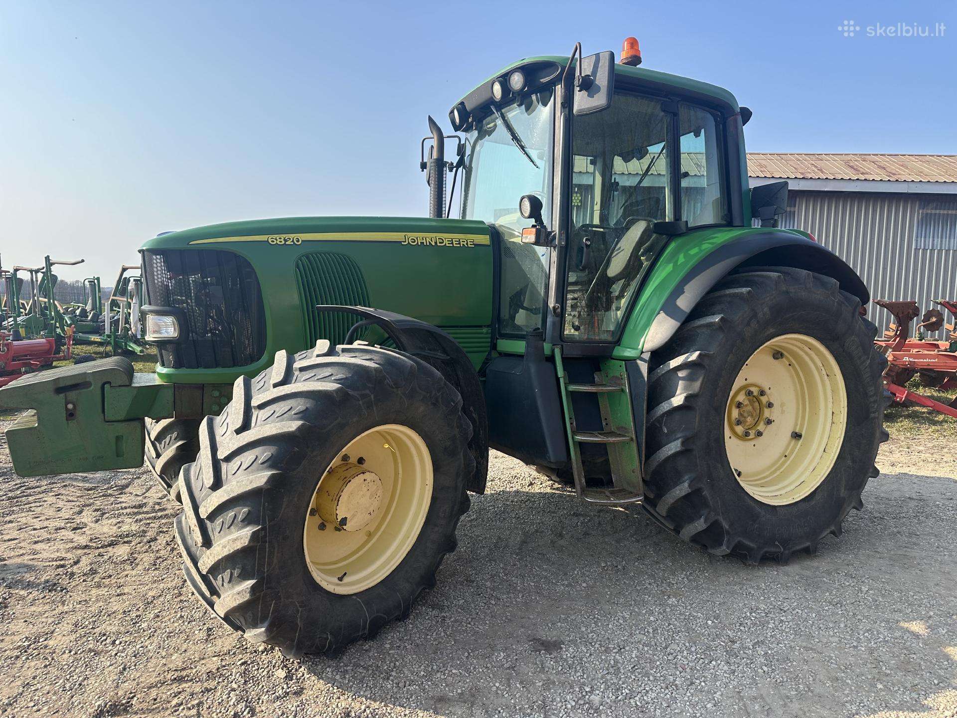 John Deere 6820, traktori
