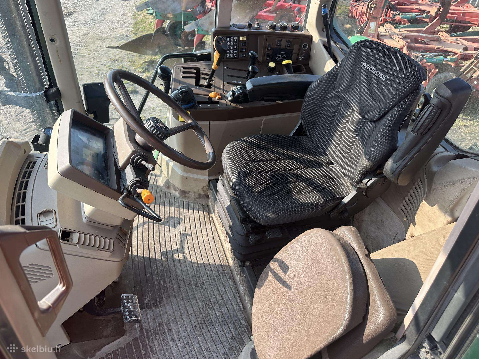 John Deere 6820, traktori