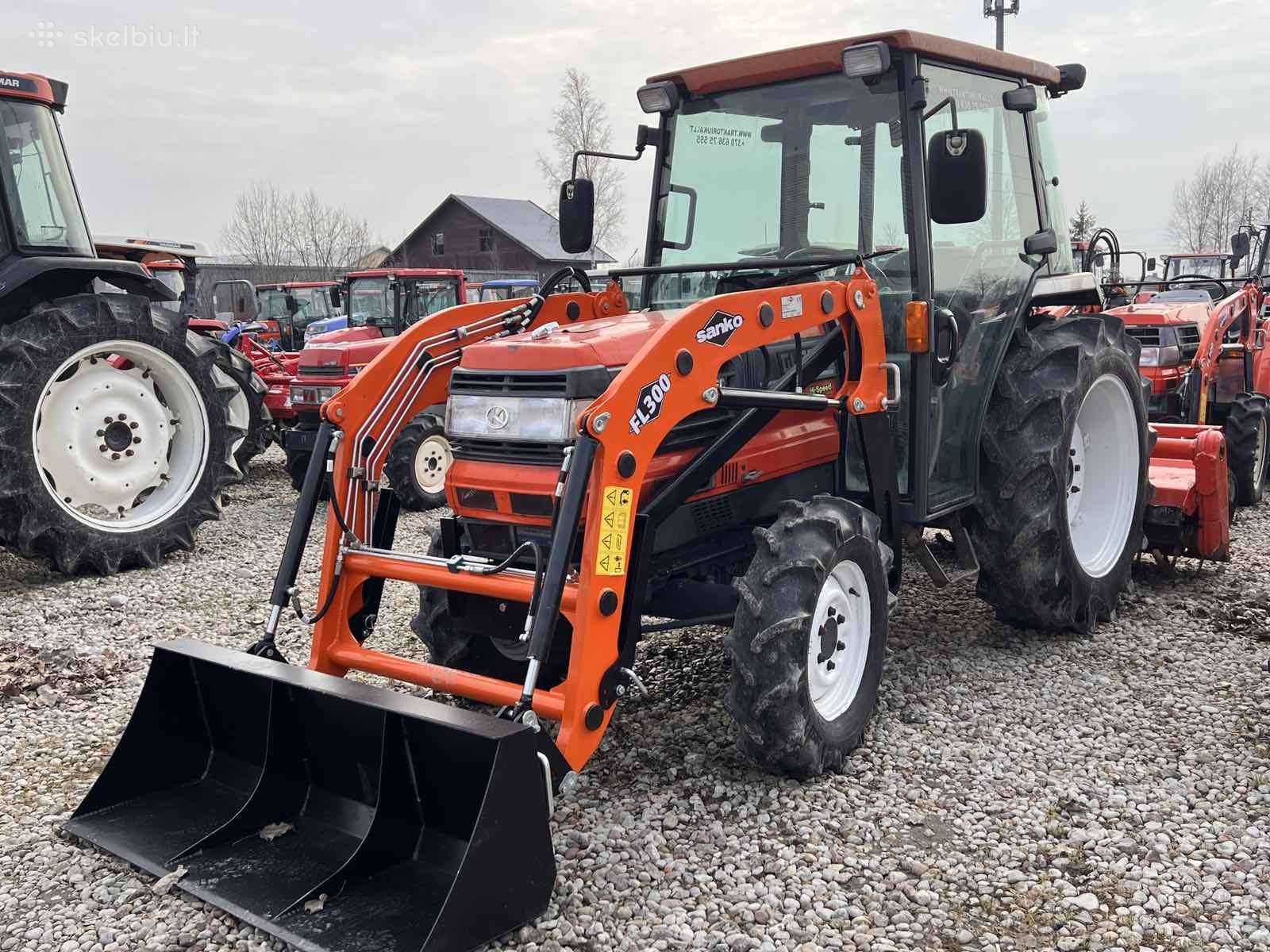 Kubota ĮVAIRIŲ MODELIŲ, traktoriai