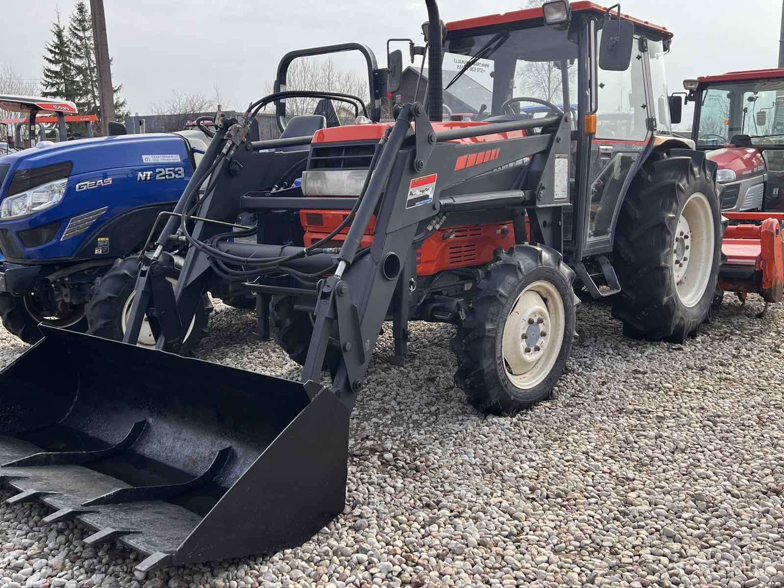 Kubota ĮVAIRIŲ MODELIŲ, traktoriai