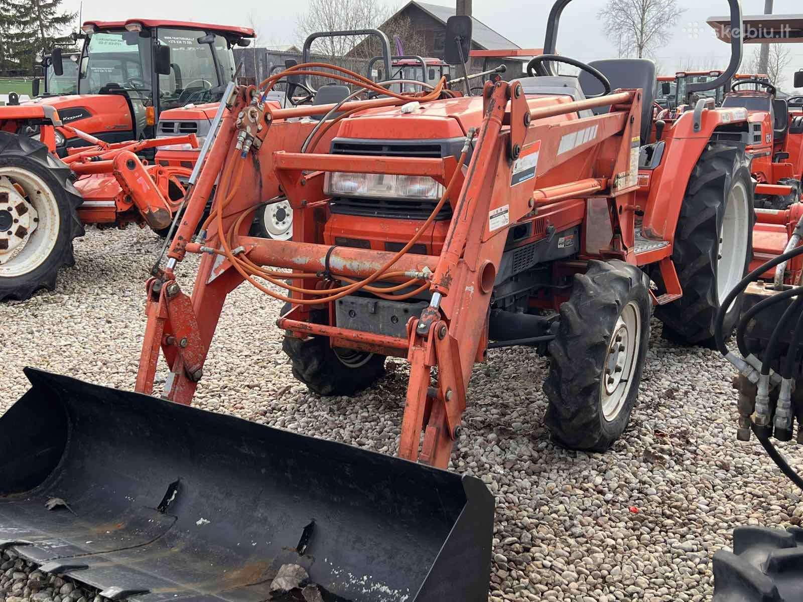 Kubota ĮVAIRIŲ MODELIŲ, тракторы