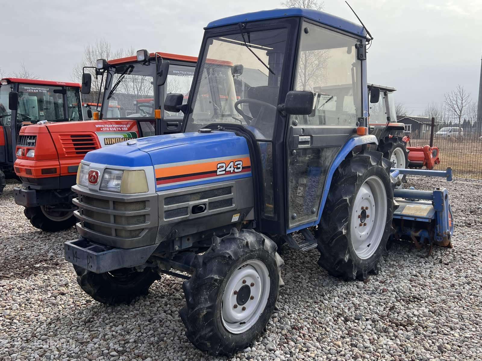 Kubota ĮVAIRIŲ MODELIŲ, traktoriai