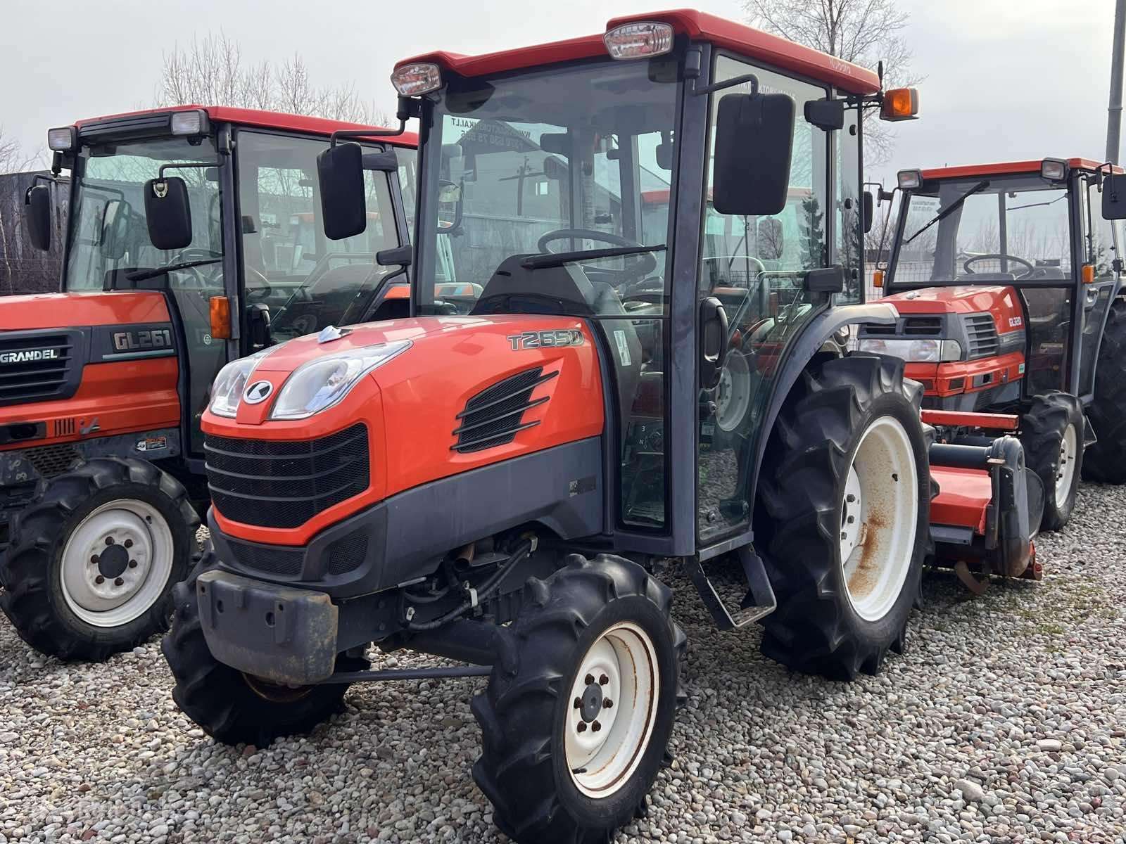 Kubota ĮVAIRIŲ MODELIŲ, traktoriai