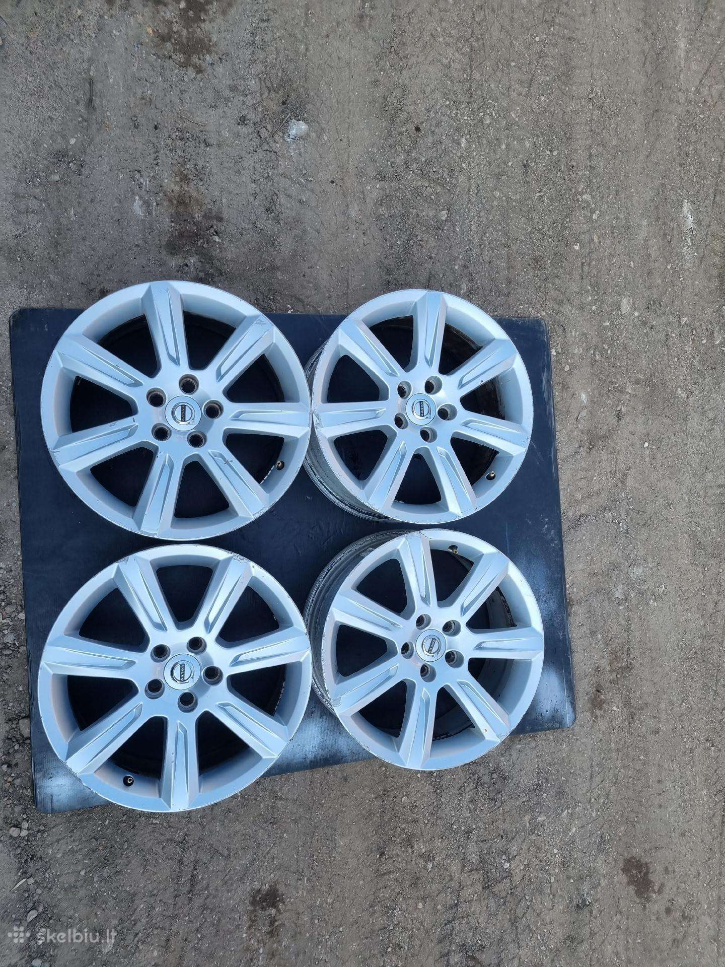 Volvo originalūs ratlankiai, vienas įsiklęs