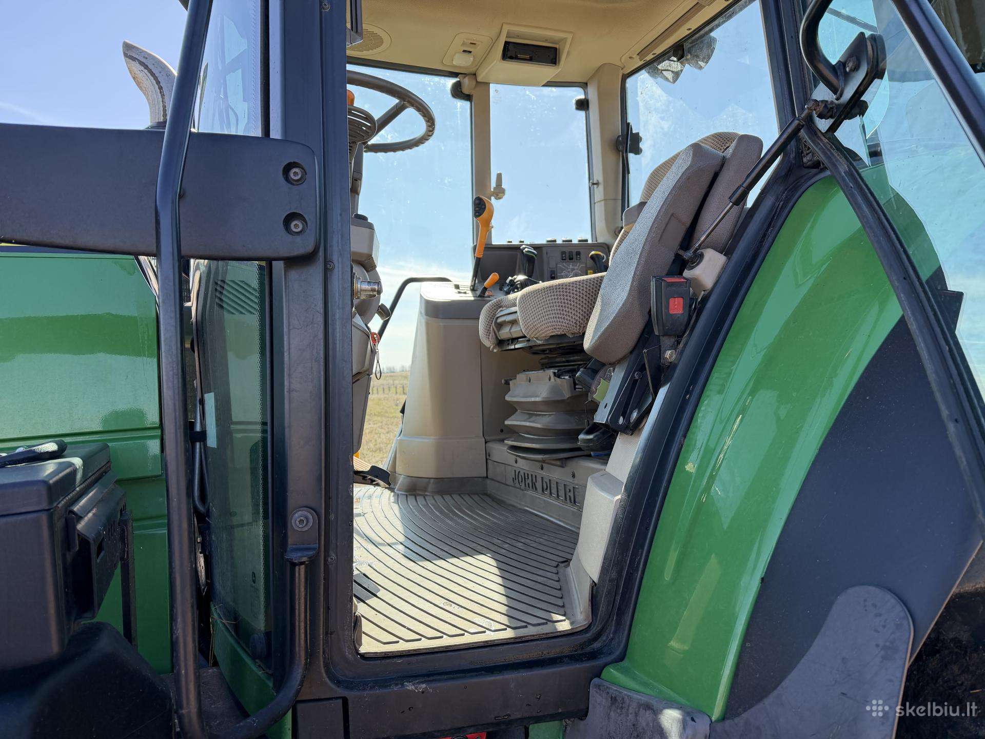 John Deere 6150M, tractors