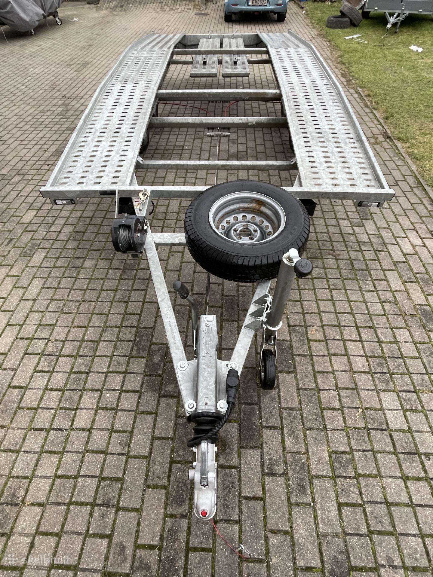 Ta-No, auto transporter