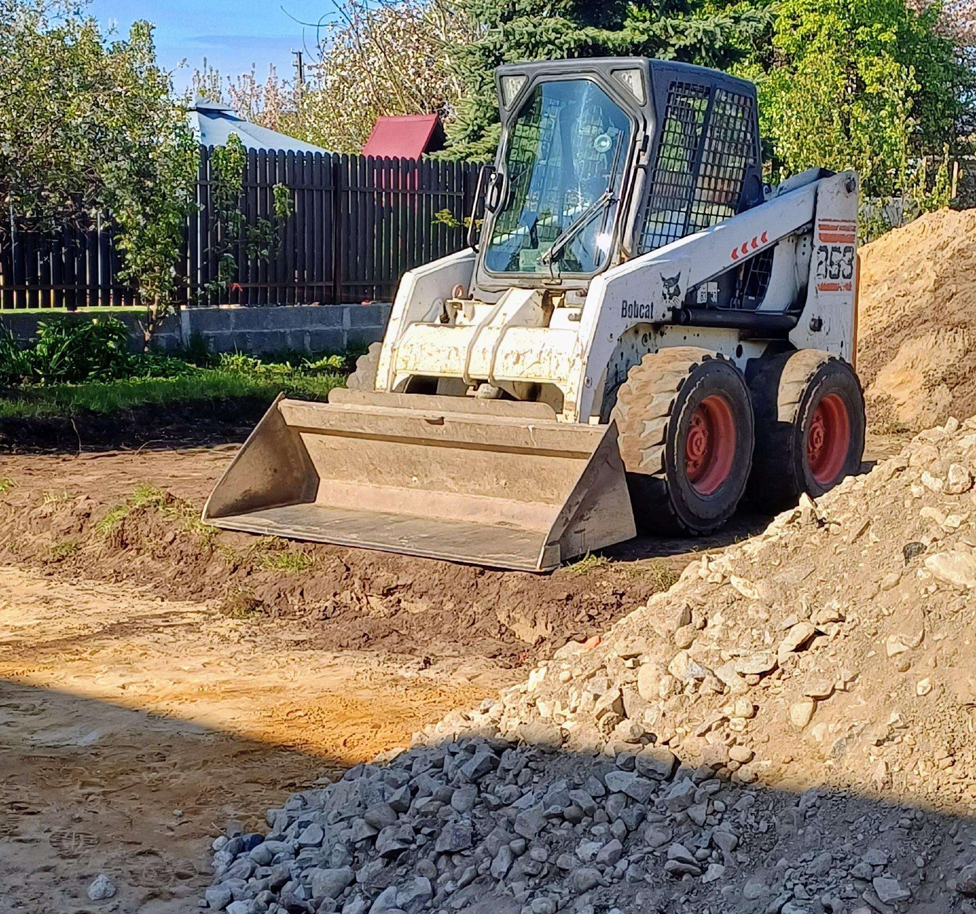 Bobcat E45, construction and road construction equipment rental