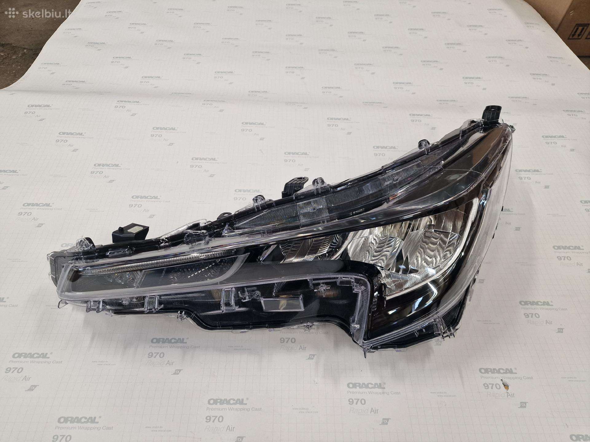 Toyota Corolla фары